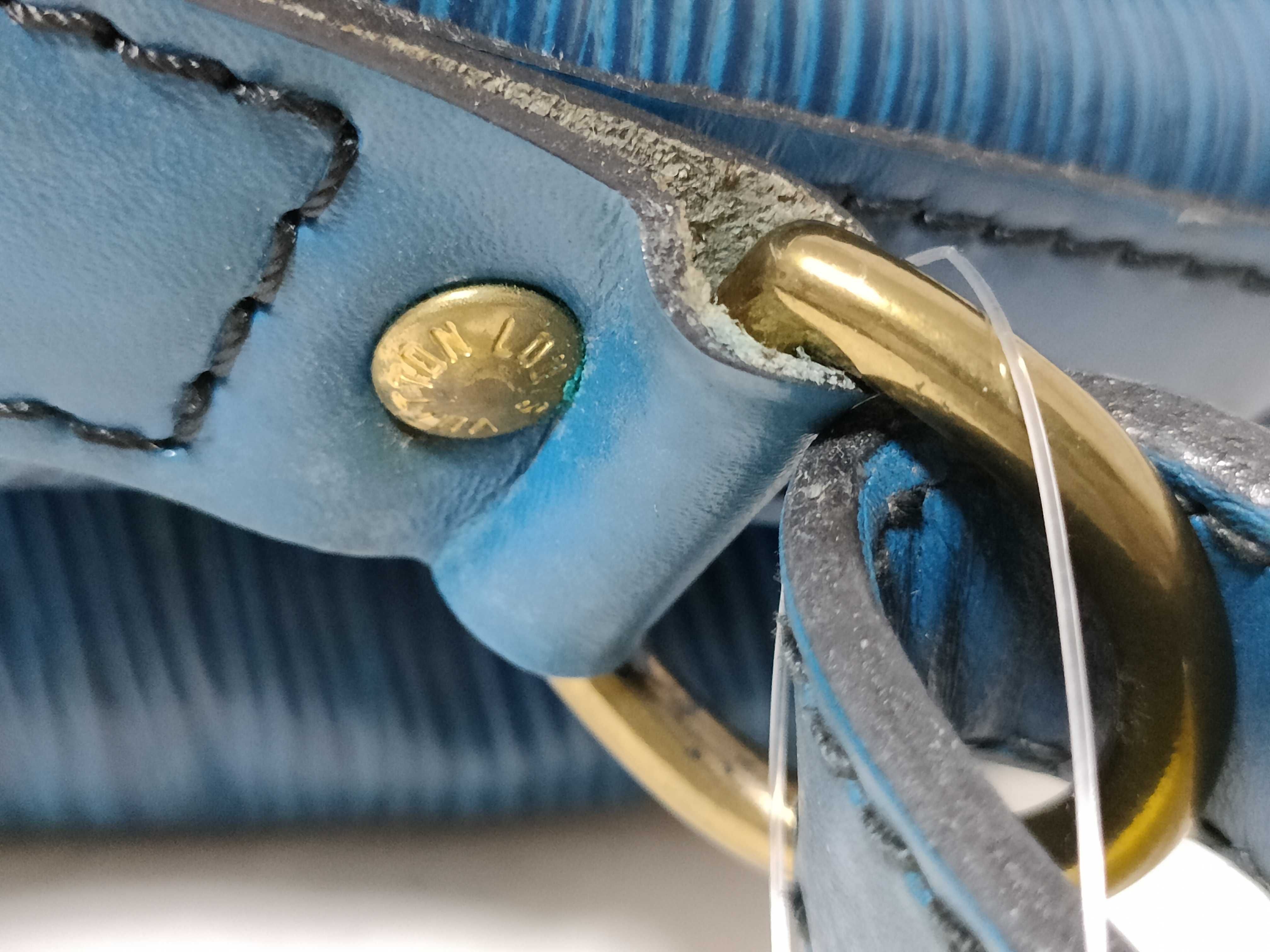 Epi Noe Blue Shoulder Bag — view 5
