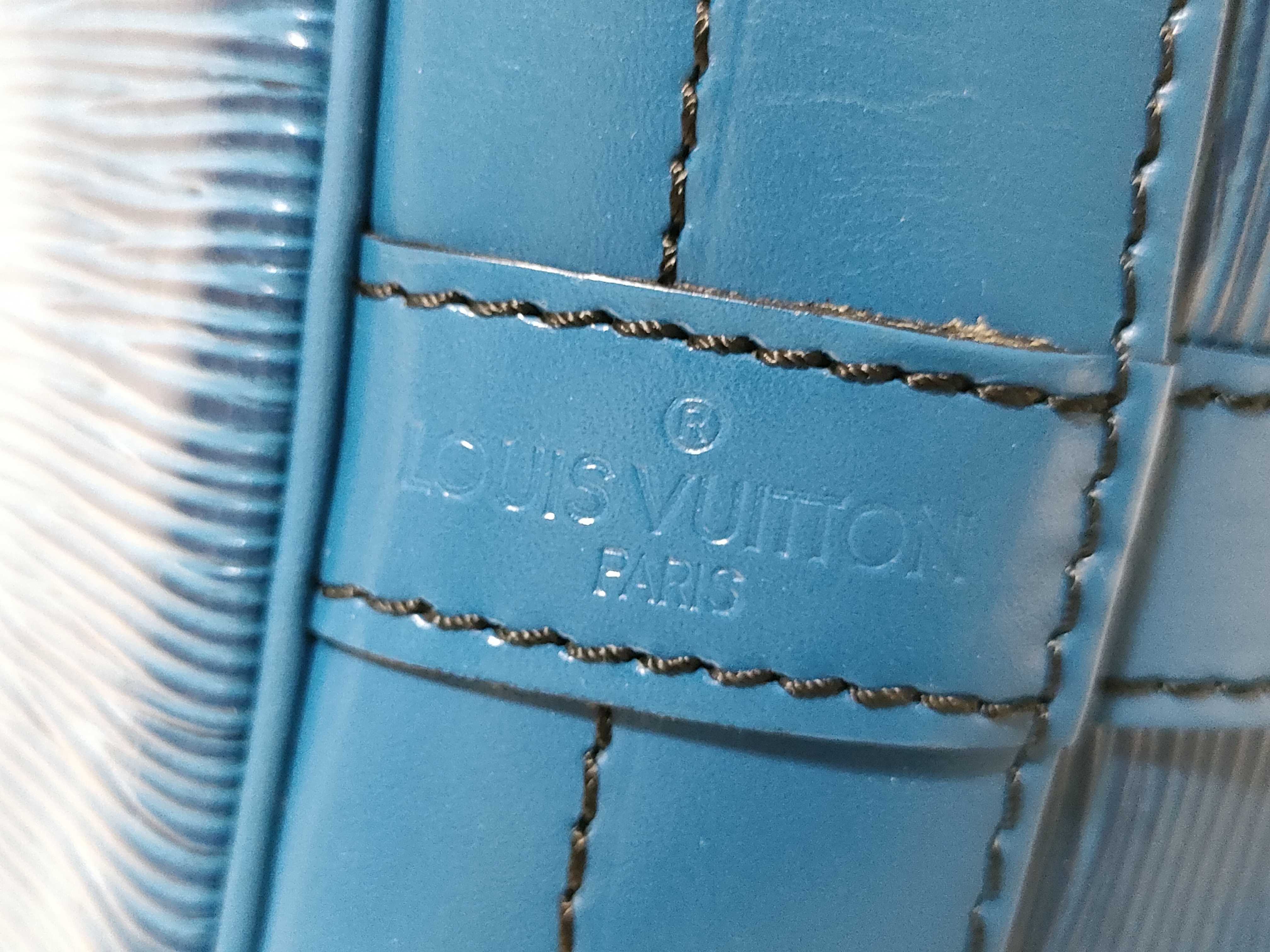 Epi Noe Blue Shoulder Bag — view 9
