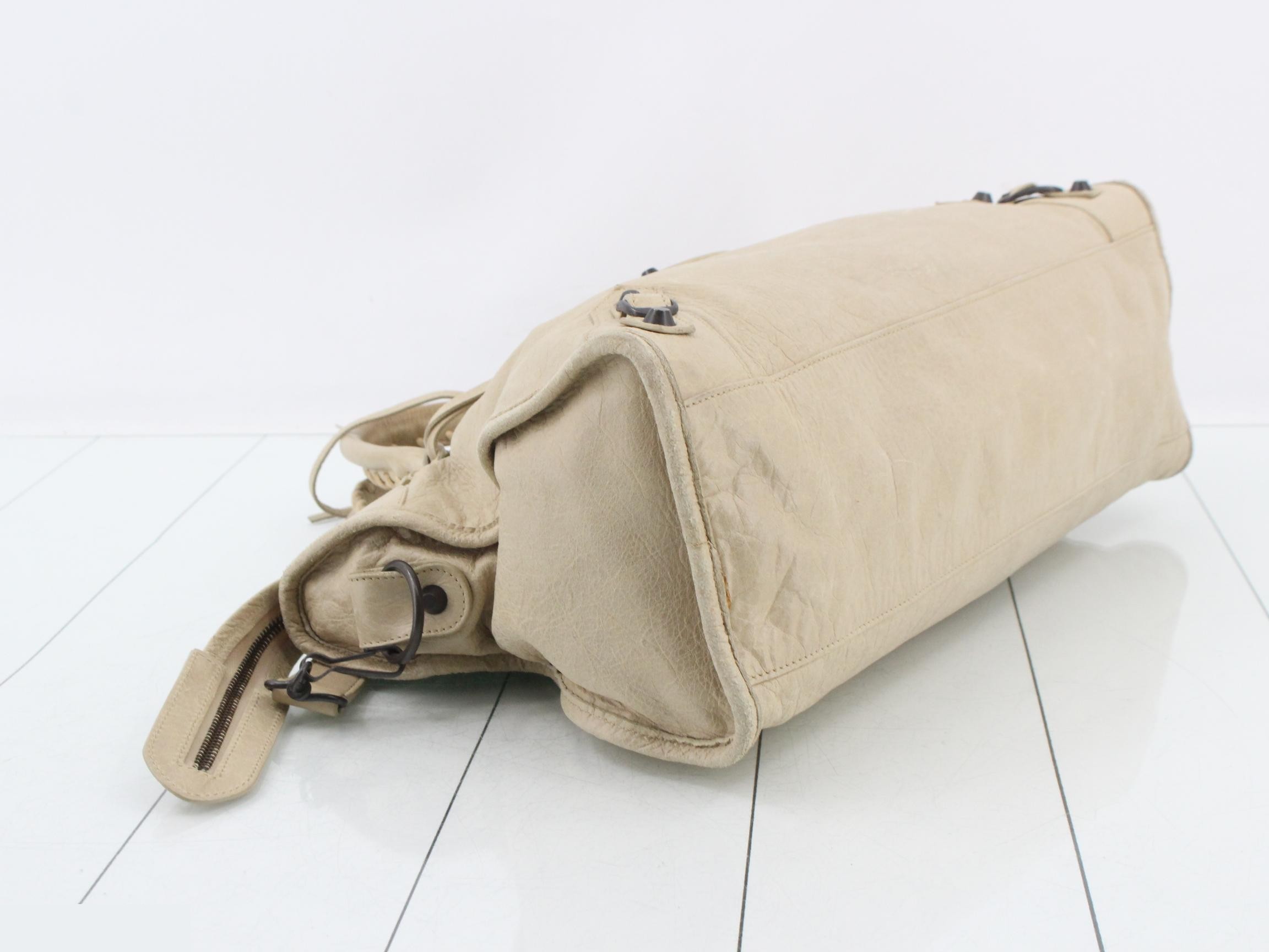 Classic (Bag) City 2-Way Handbag — view 5