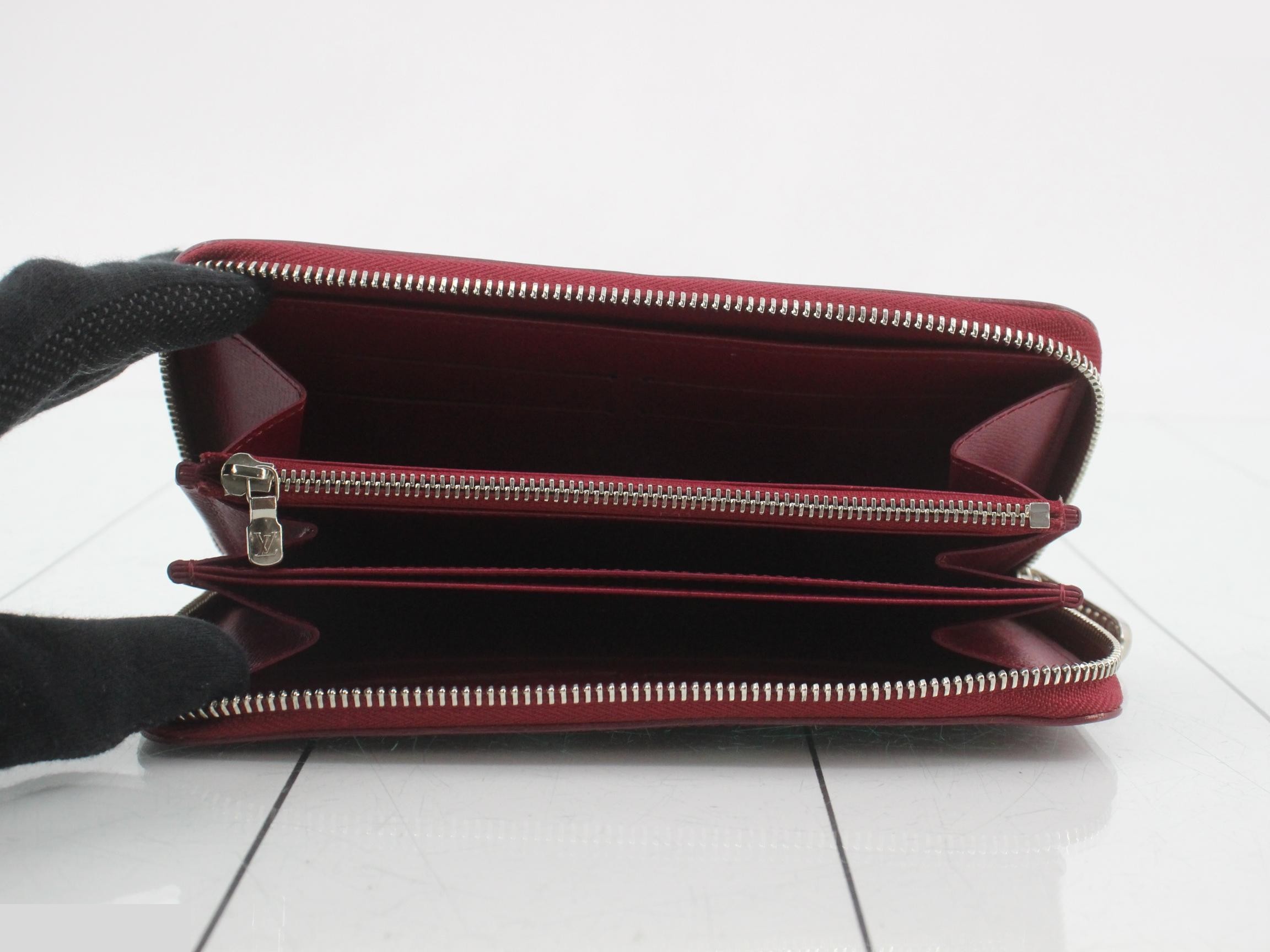 Zippy Wallet Fuchsia — view 4