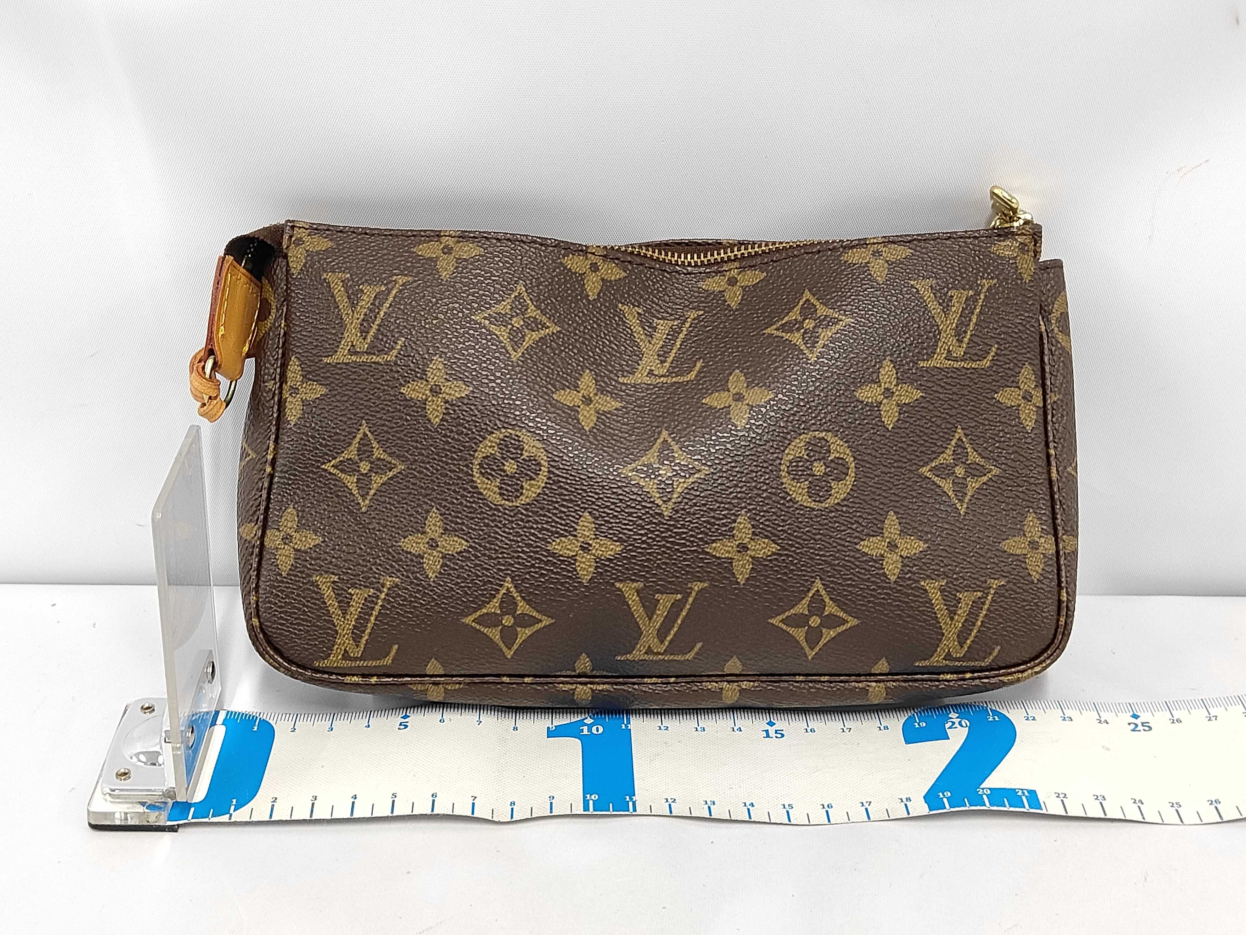 Monogram / Pochette Accessoires (Old Model) / M51980 / AR0938 / Handbag / PVC Handbag — view 2