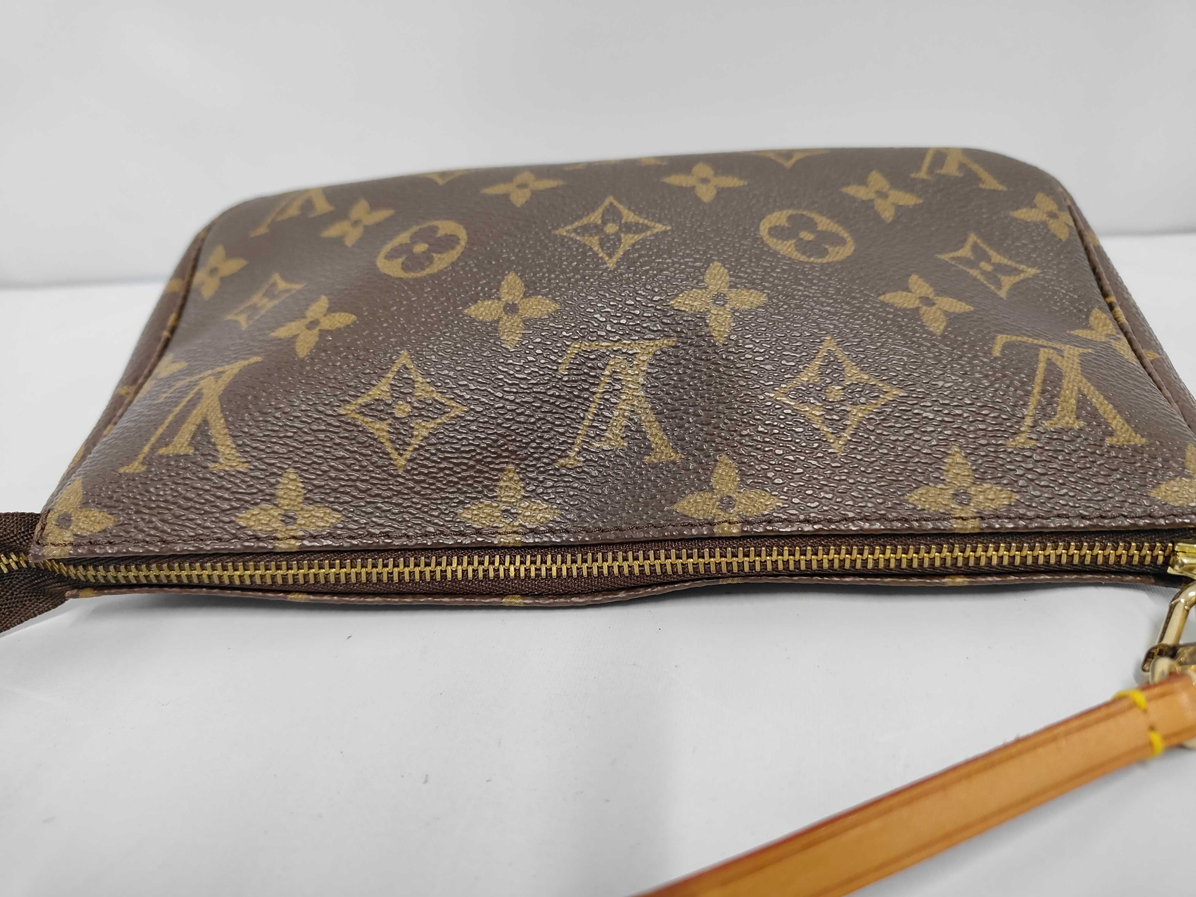 Monogram / Pochette Accessoires (Old Model) / M51980 / AR0938 / Handbag / PVC Handbag — view 8