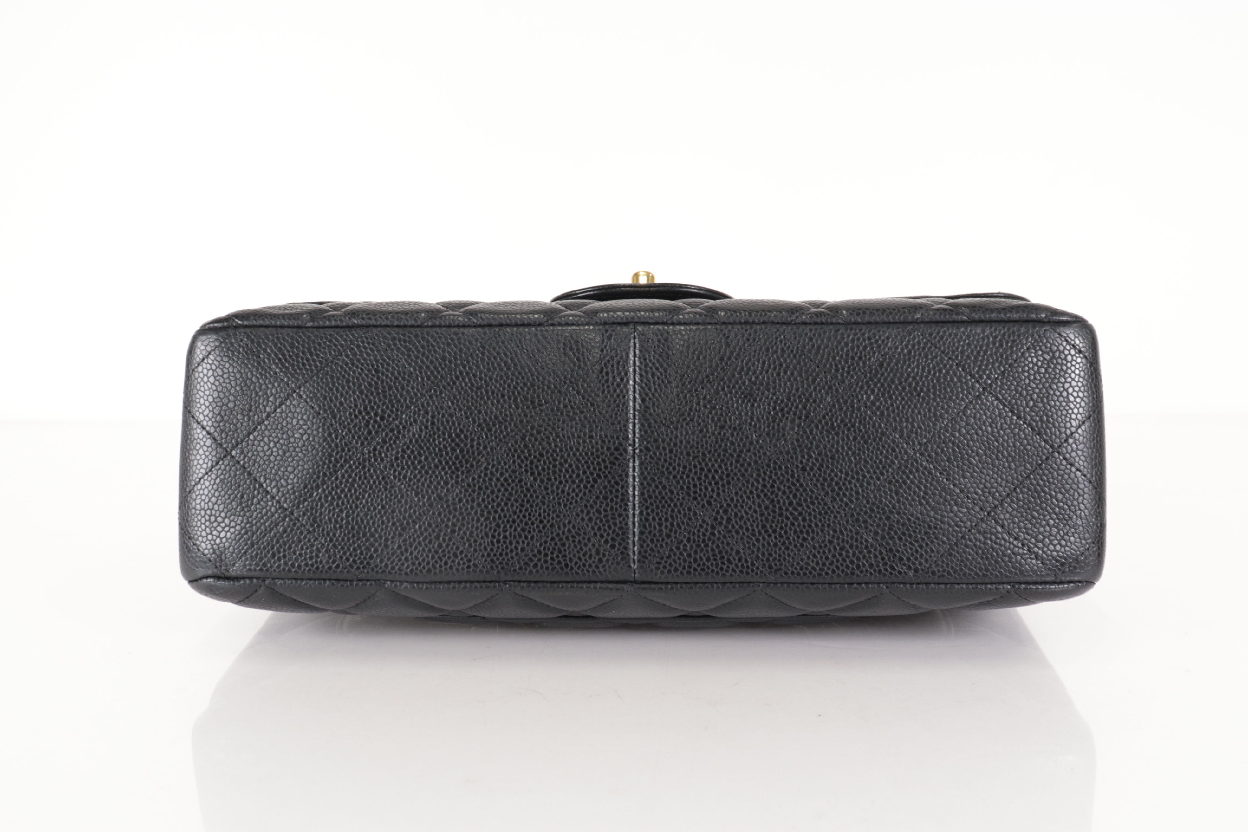 Caviar Matelassé Chain Shoulder Bag (Serial Number 21) — view 6