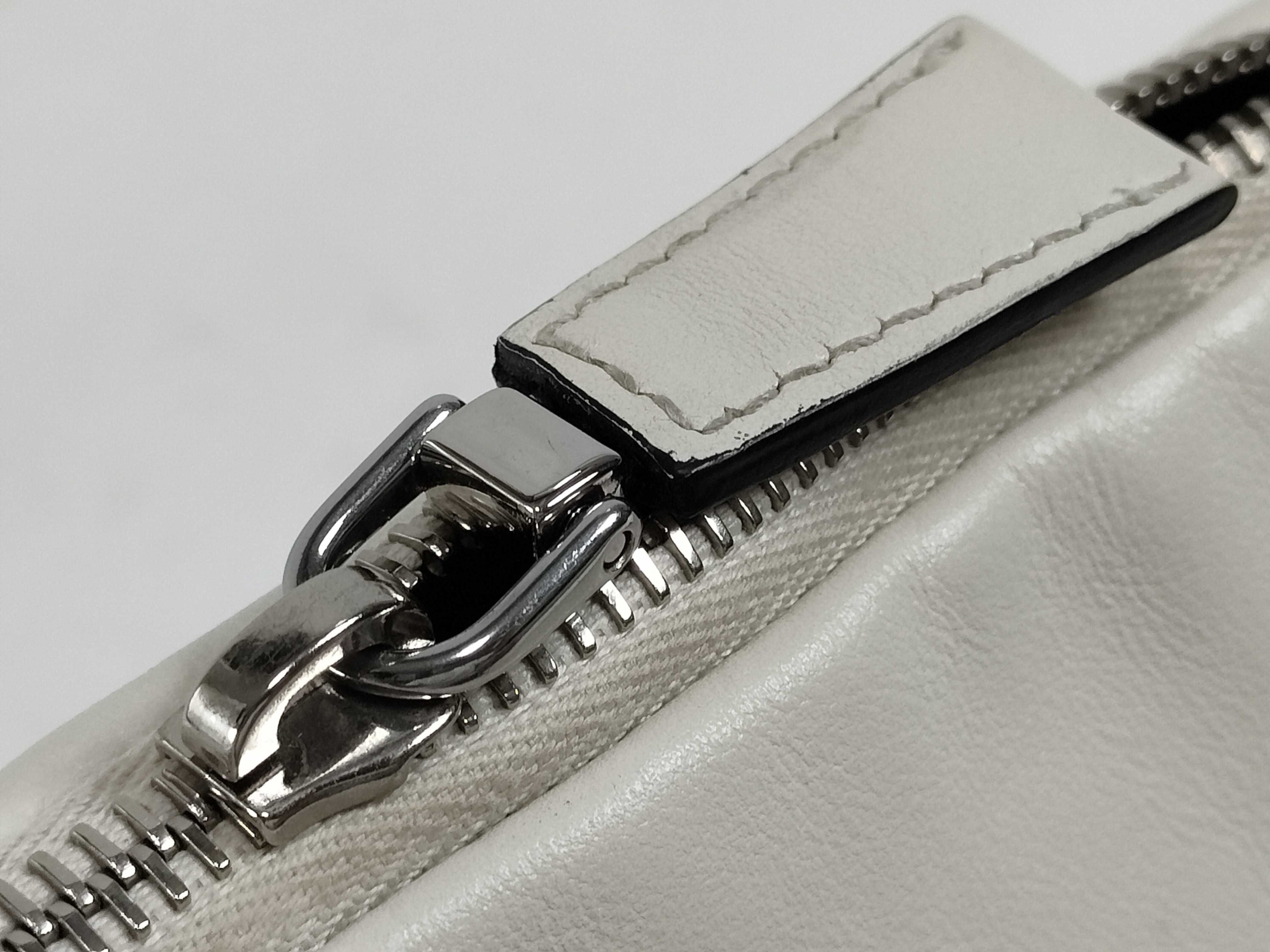 Triangle Leather White Shoulder Bag — view 14