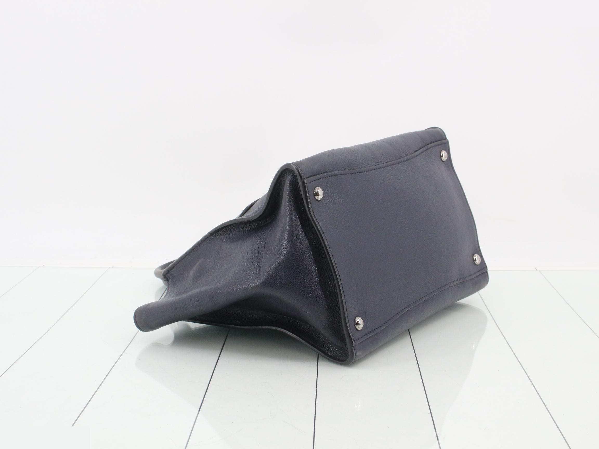 Other lines: Bags & Tote Bags - 2-Way Tote Bags — view 5