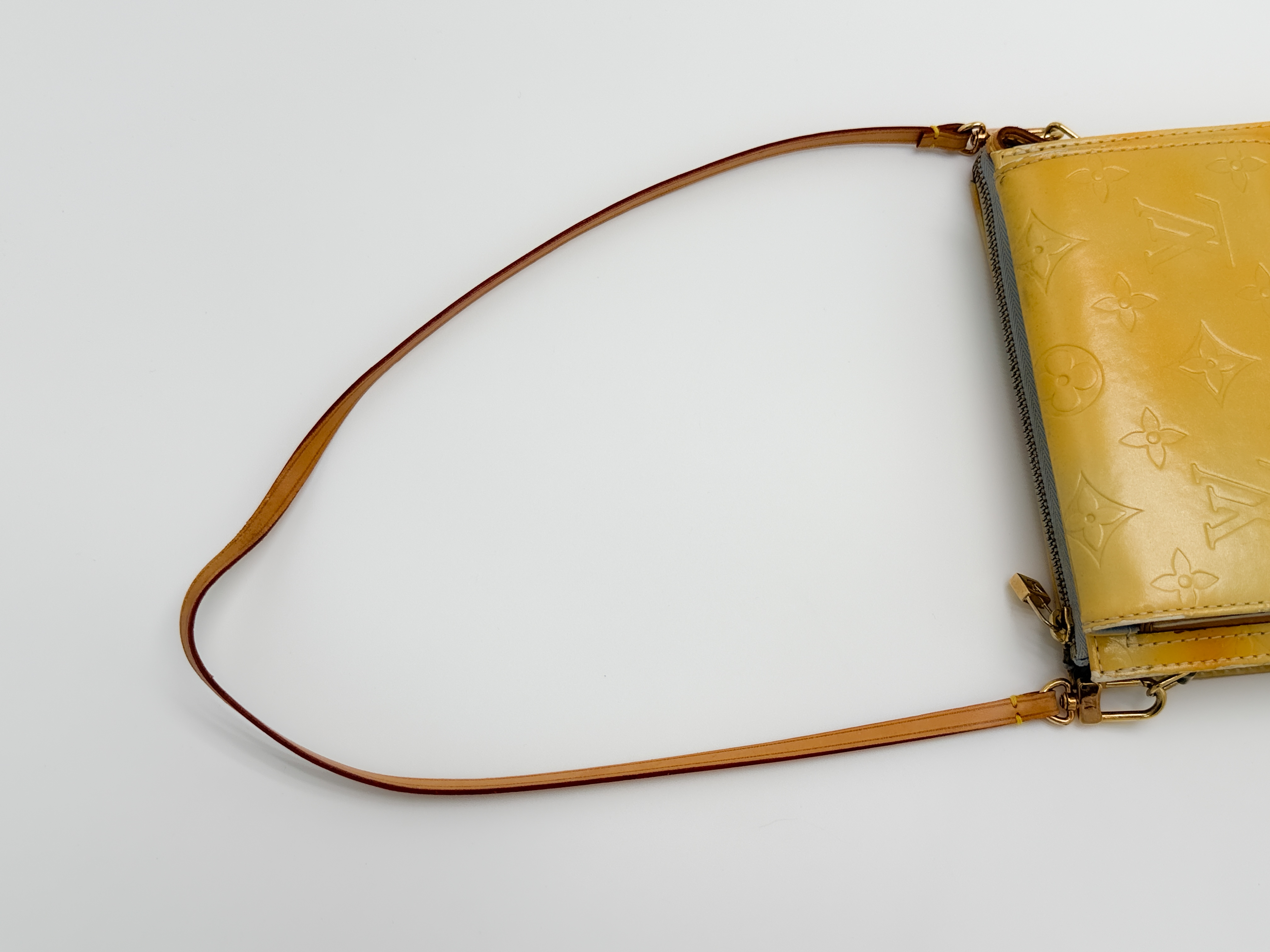 Monogram Vernis M91059 Mott Lime Yellow Shoulder Bag — view 3