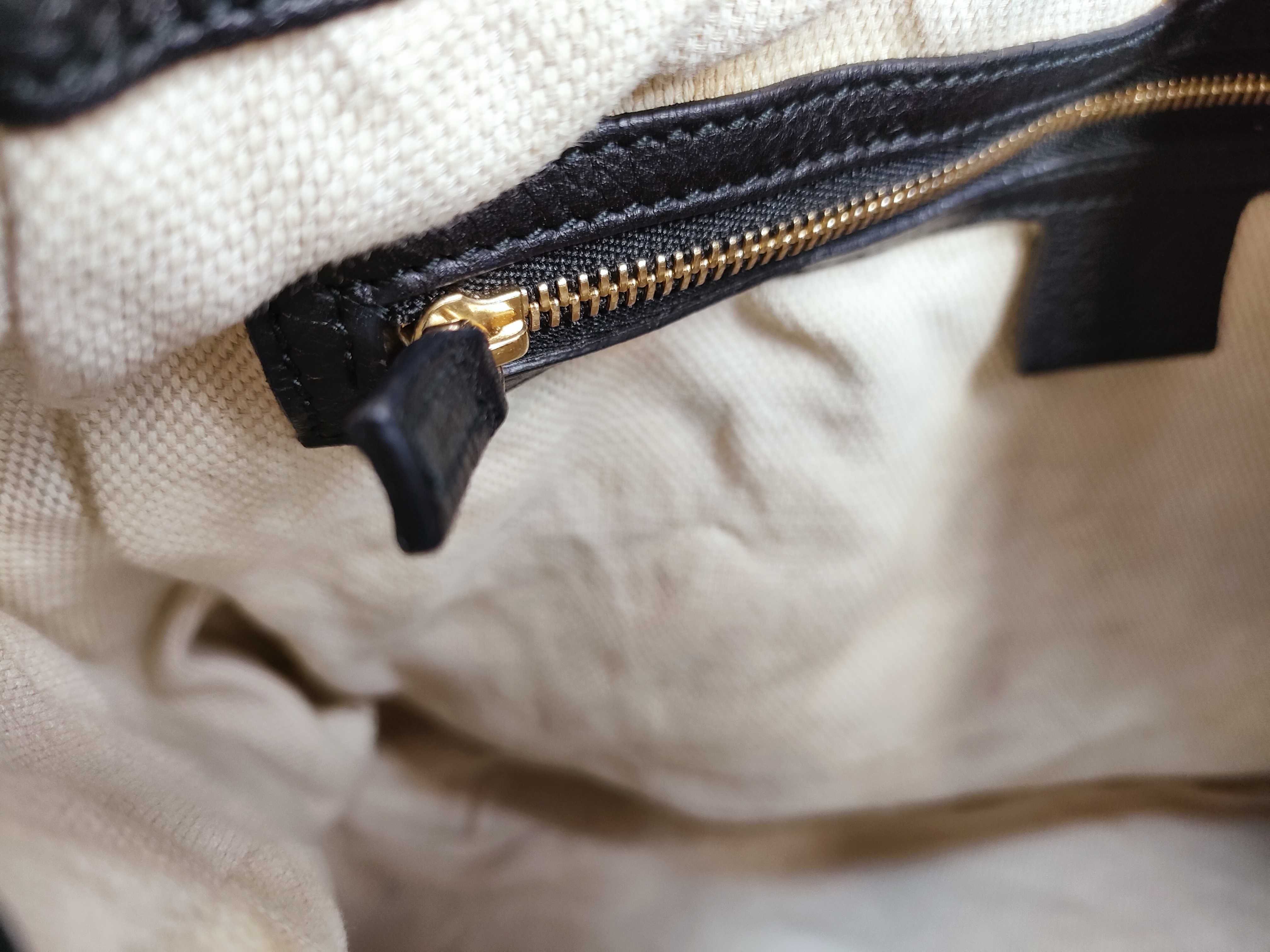 Soho Interlocking G Shoulder Bag — view 13