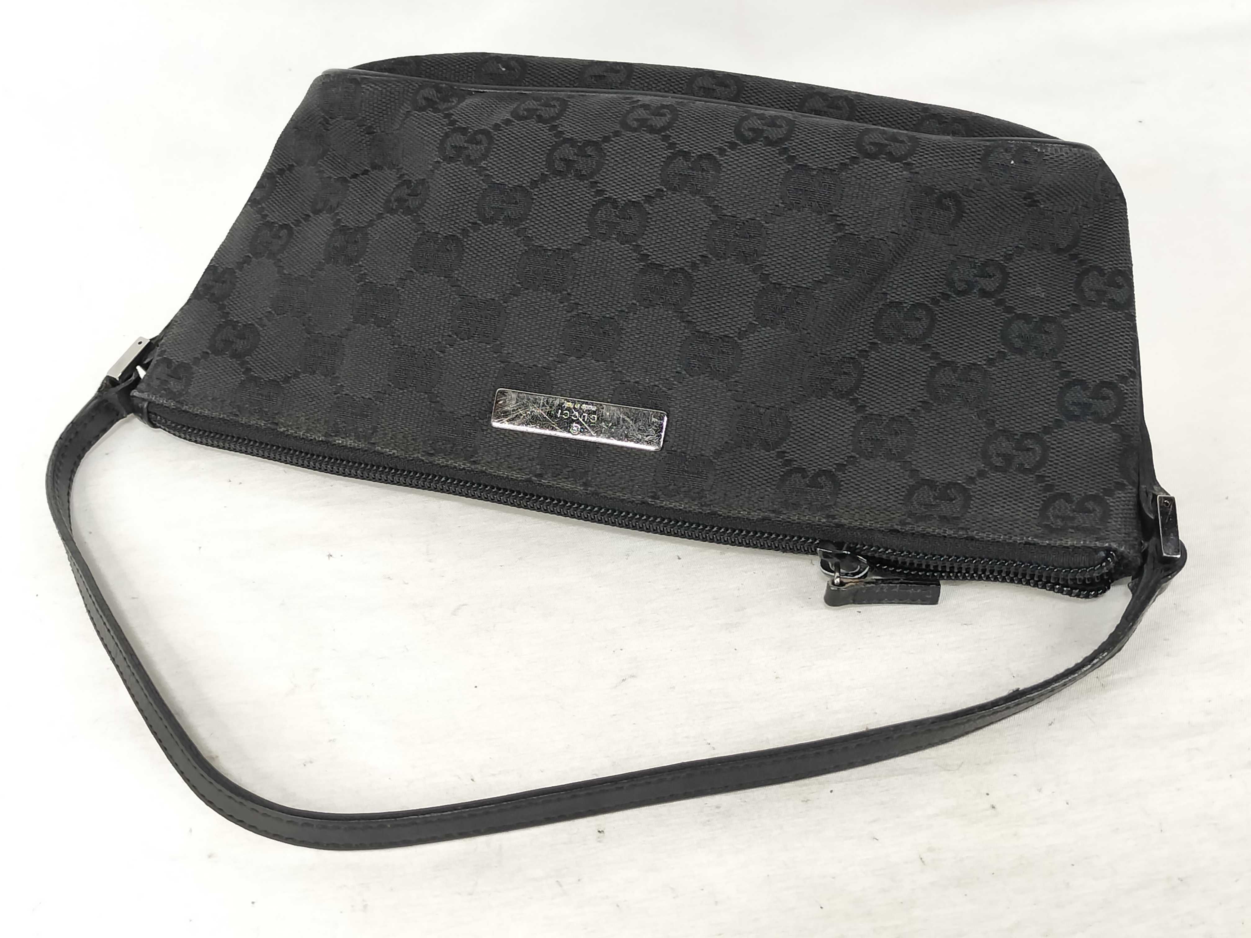 GG Canvas Accessory Pouch GG Canvas Handbag — view 3