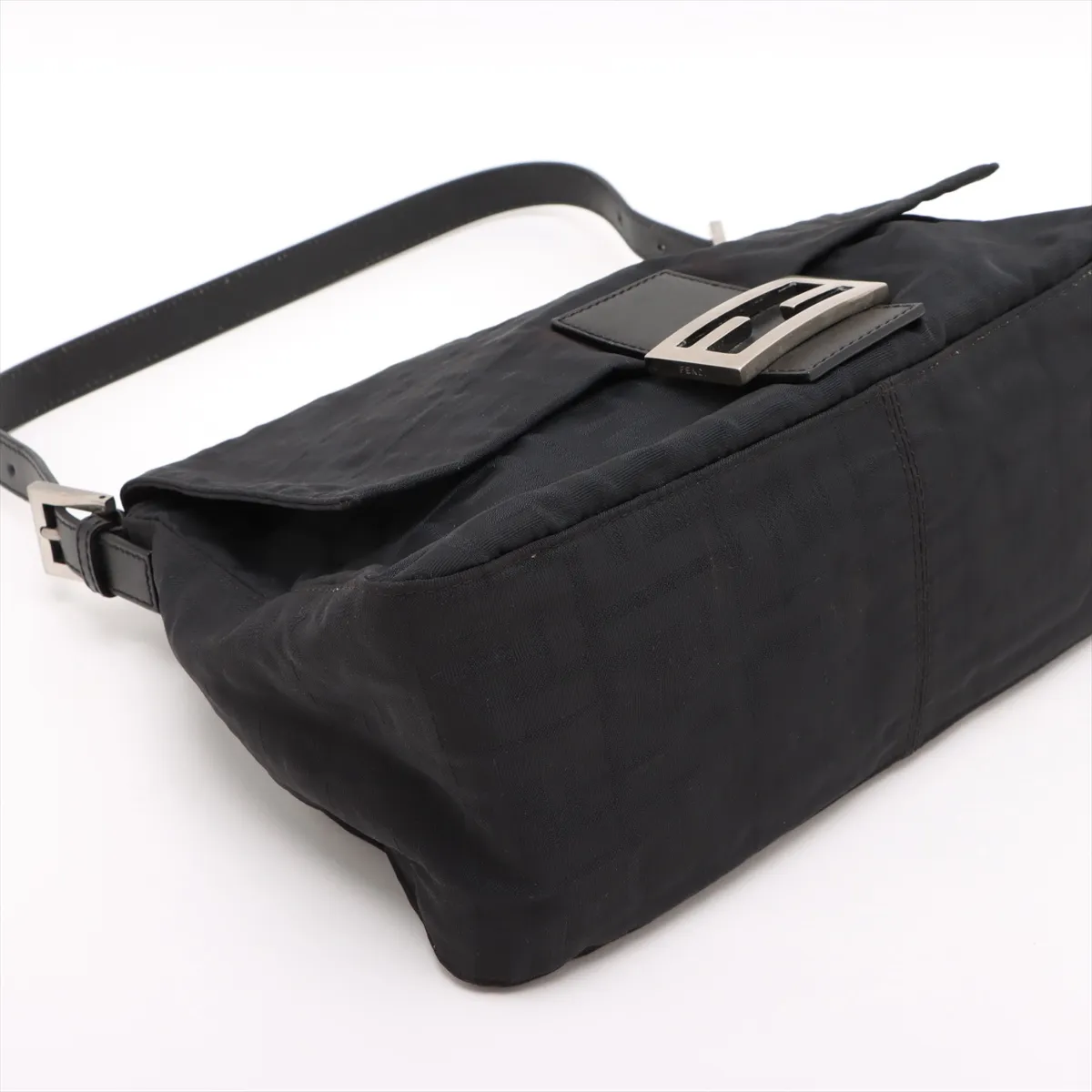 Zucca Mamma Bucket Canvas x Leather Shoulder Bag Black 8BR001 — view 4