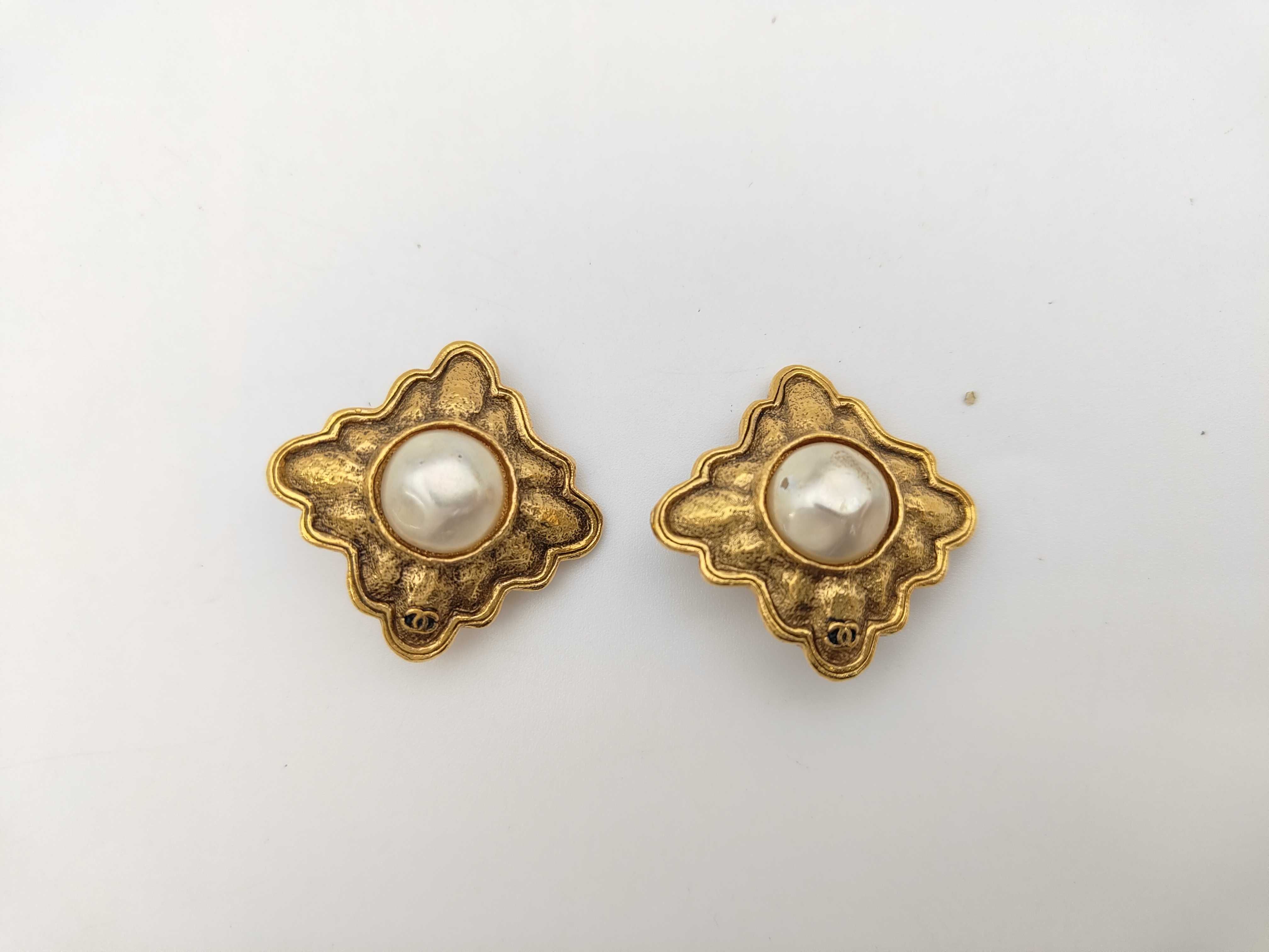 Faux Pearl/Vintage/Size 26/2794 Earrings