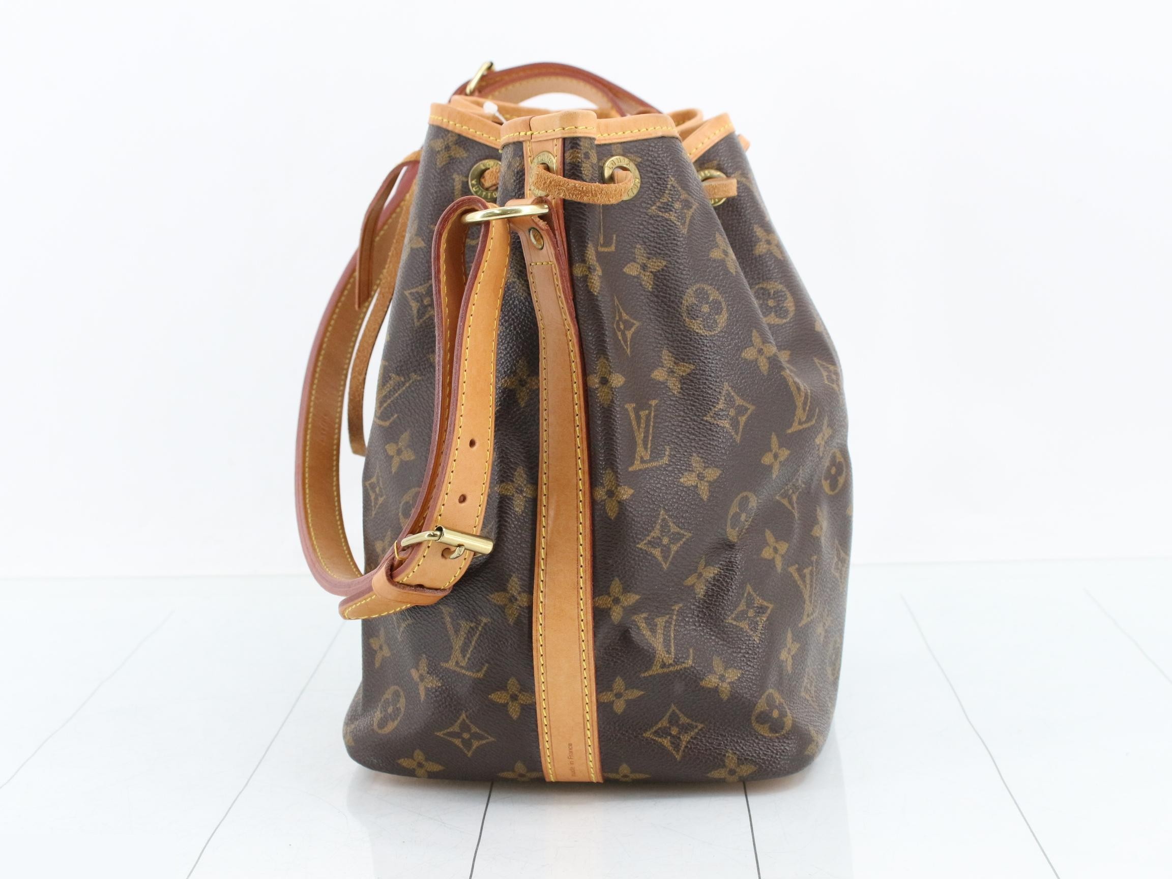 Monogram Petit Noé Shoulder Bag M42226 Brown — view 3