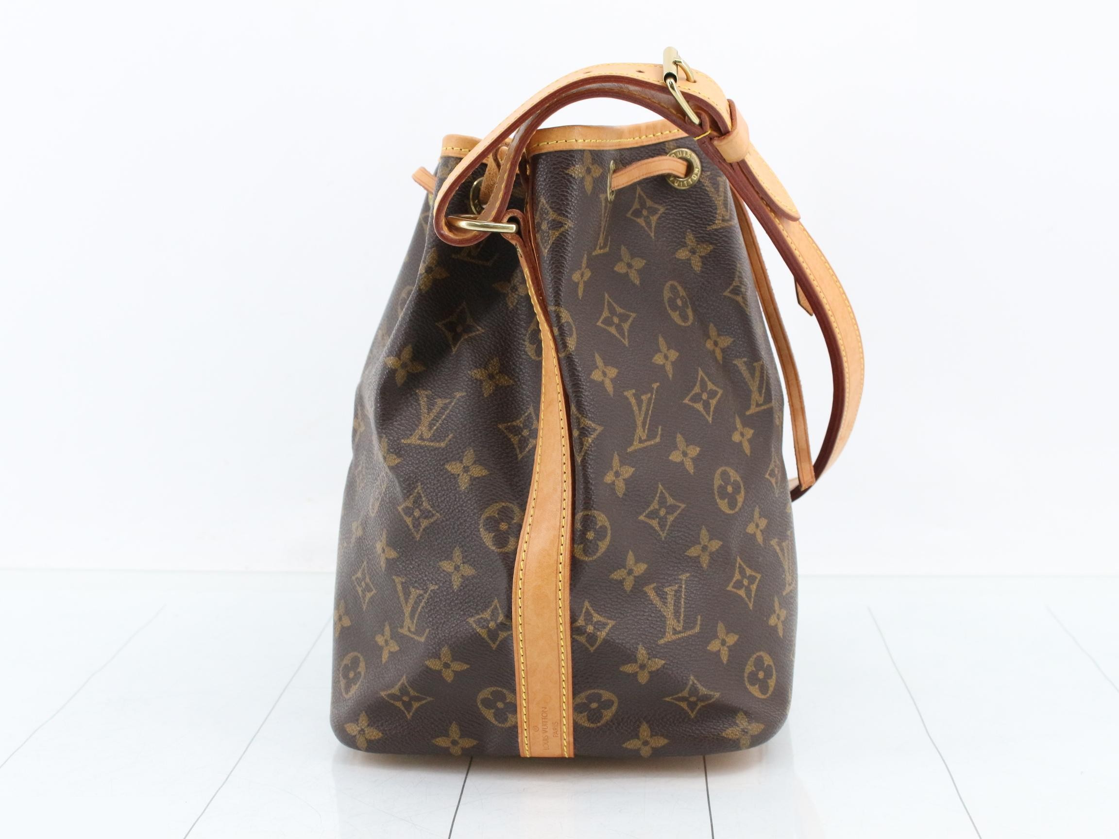 Monogram Petit Noé Shoulder Bag M42226 Brown — view 4