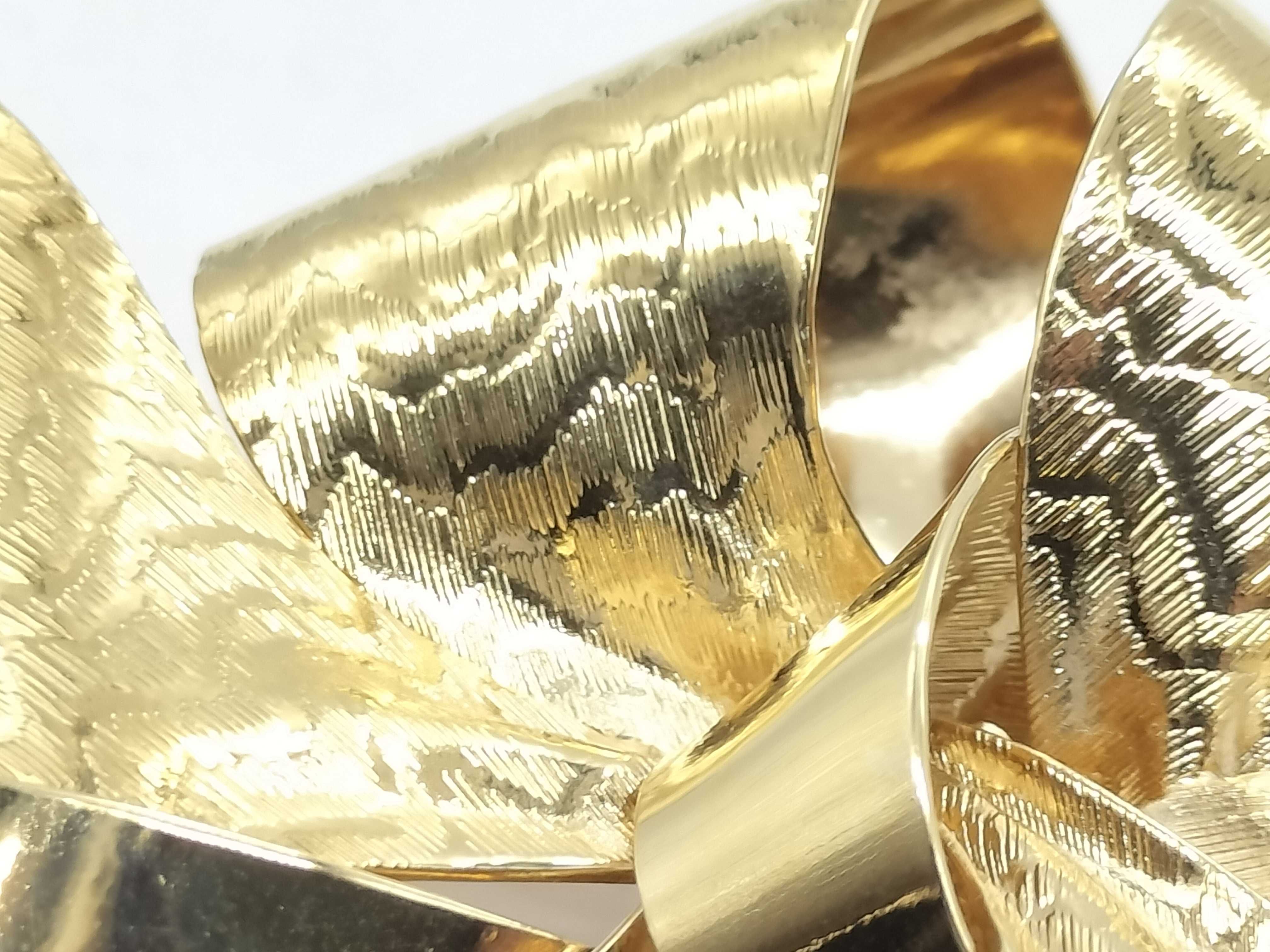 Ribbon Motif Brooch — view 8