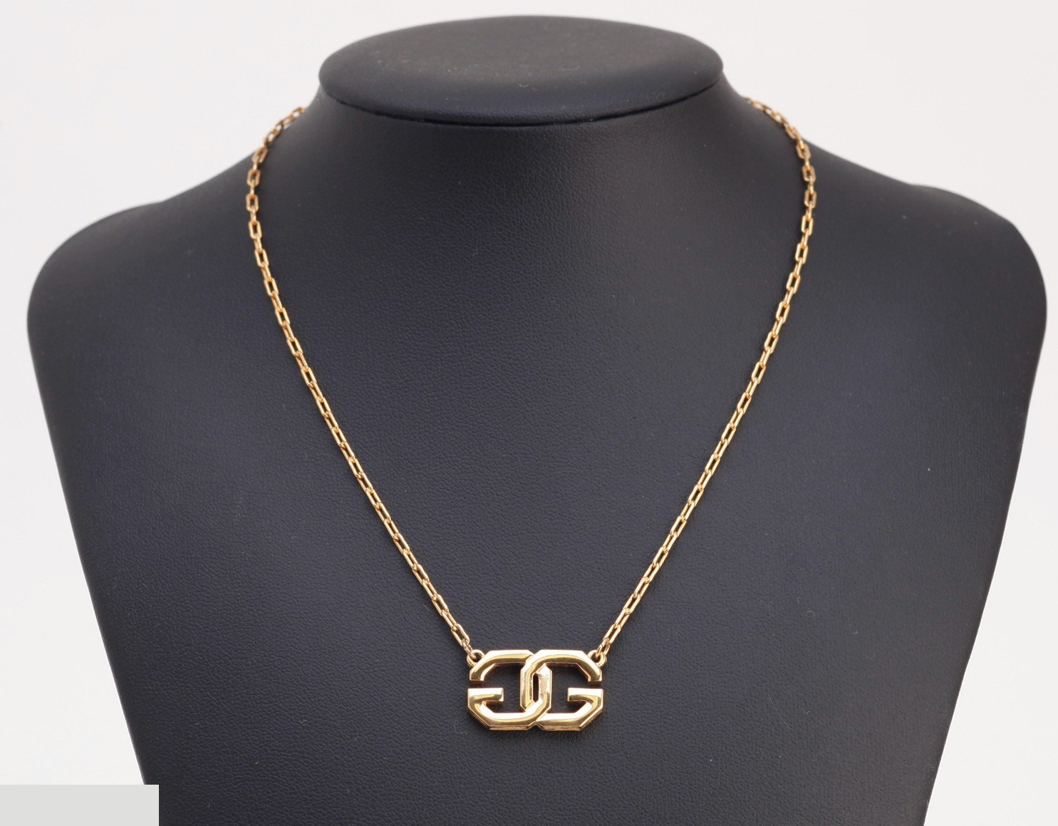 Other lines: Precious metals, necklaces, pendants — view 2
