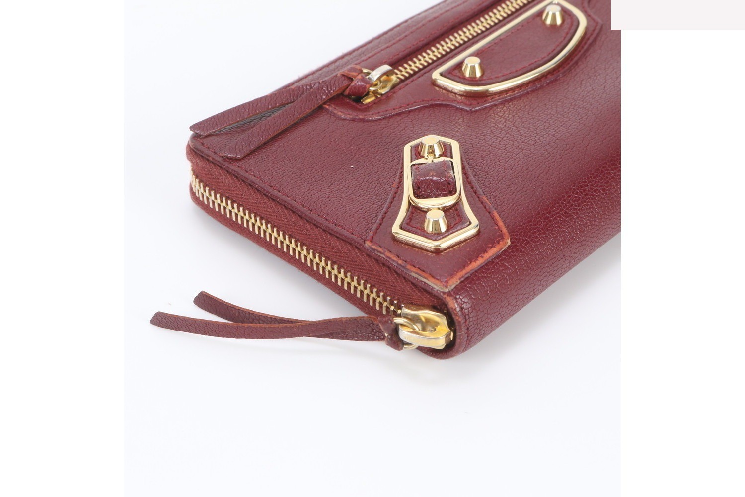 Classic leather long wallet, round zipper closure. — view 4