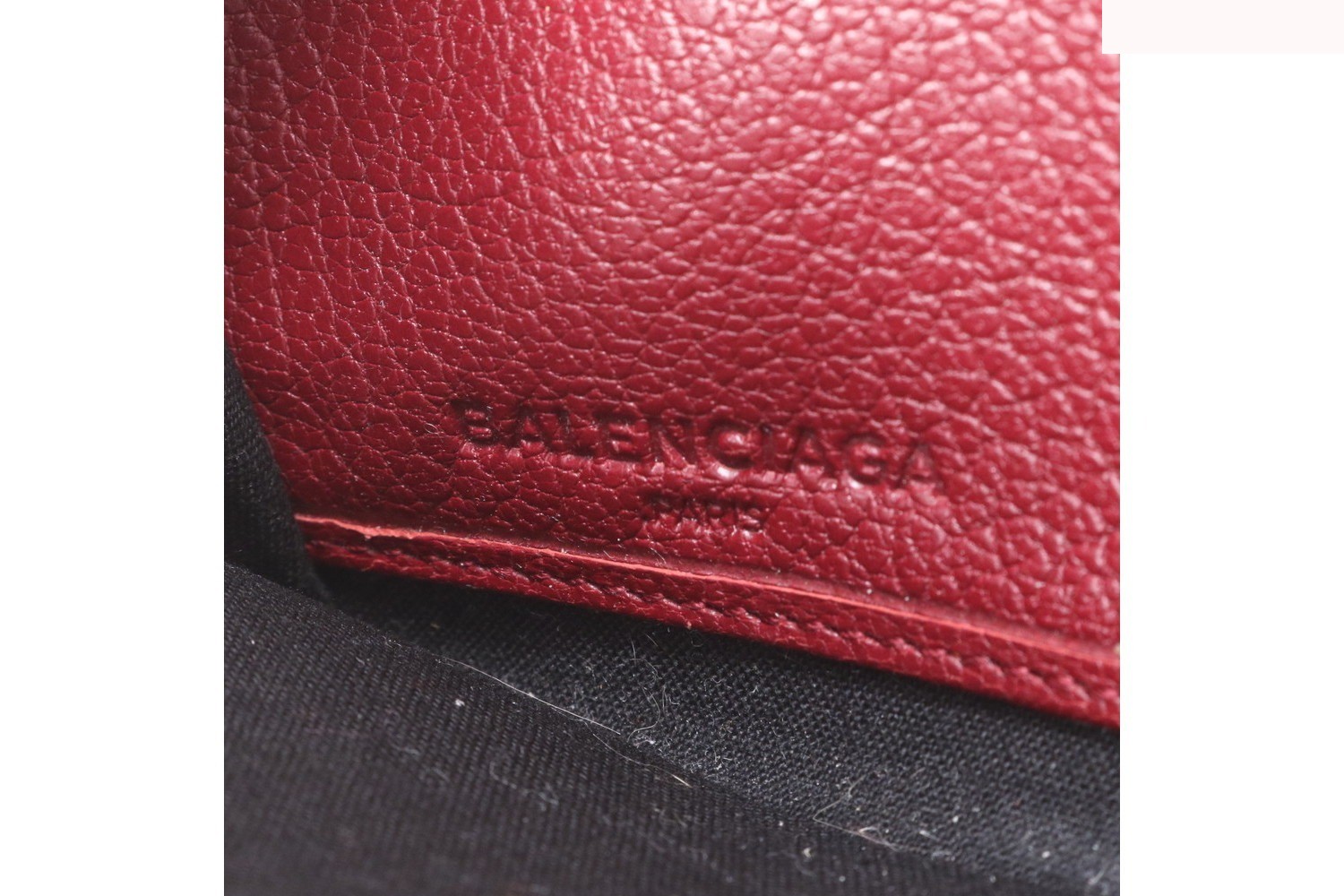 Classic leather long wallet, round zipper closure. — view 9