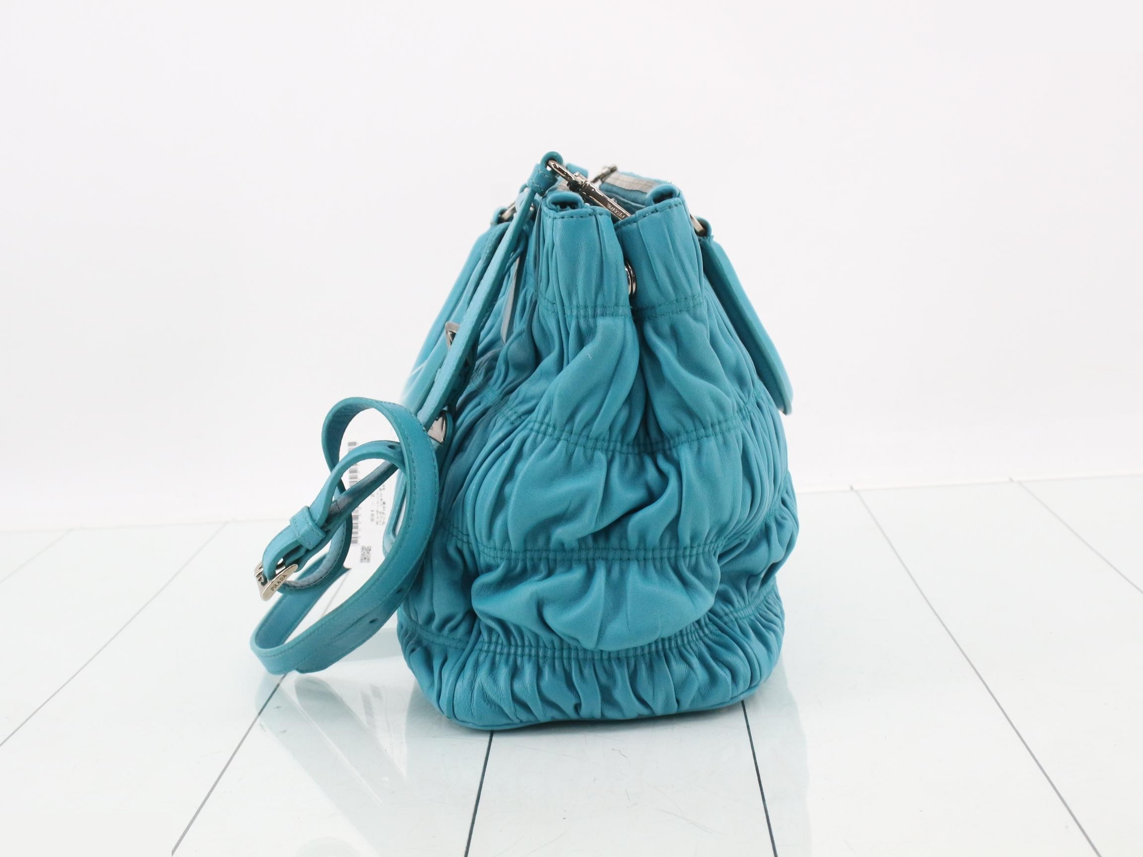 Gathered tote bag, 2-way bag, with shoulder strap. — view 3