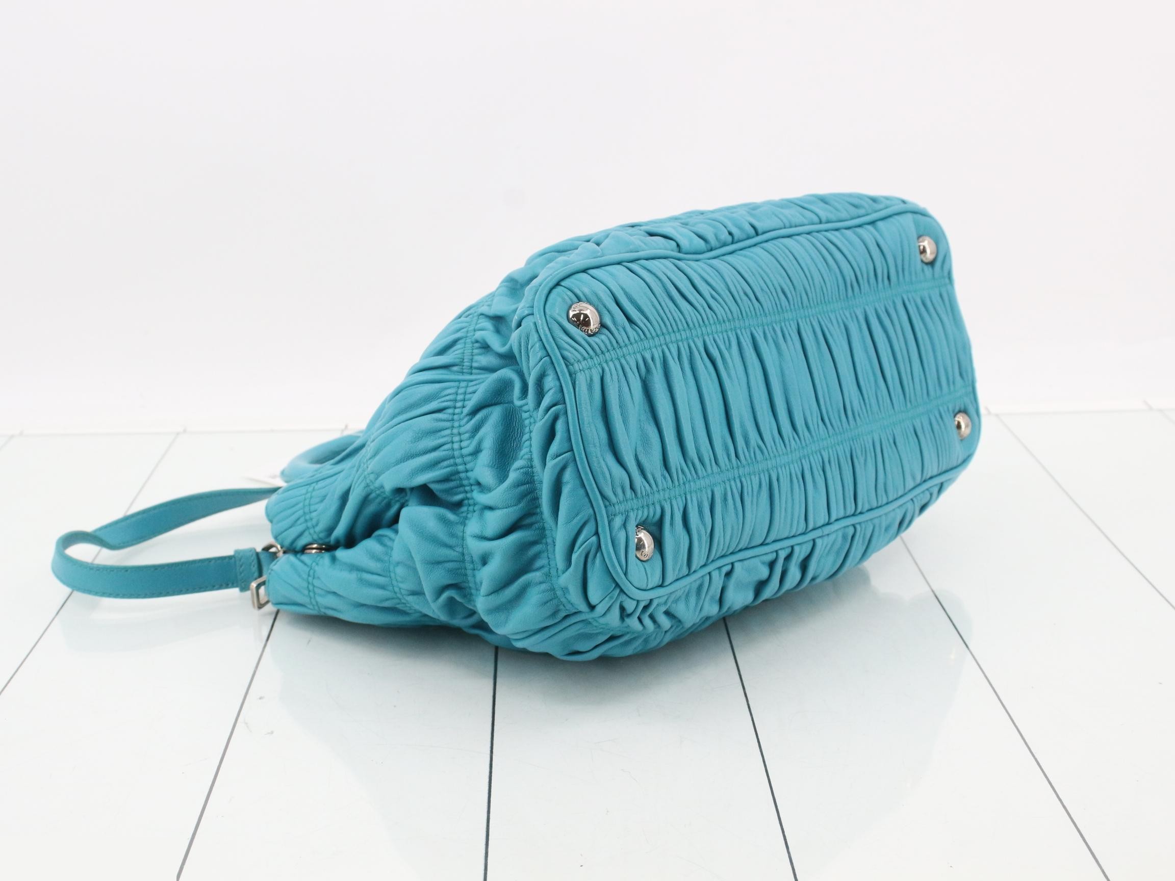 Gathered tote bag, 2-way bag, with shoulder strap. — view 5