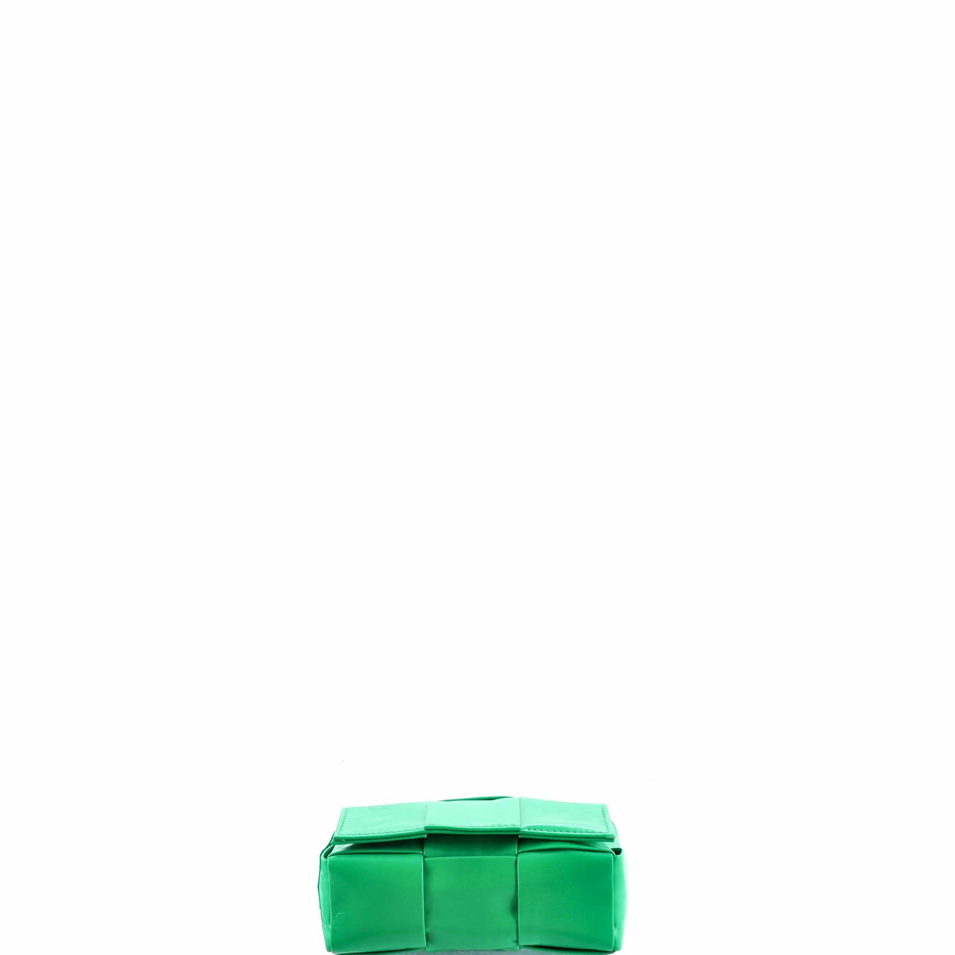 Cassette Crossbody Bag Maxi Intrecciato Leather Candy — view 4