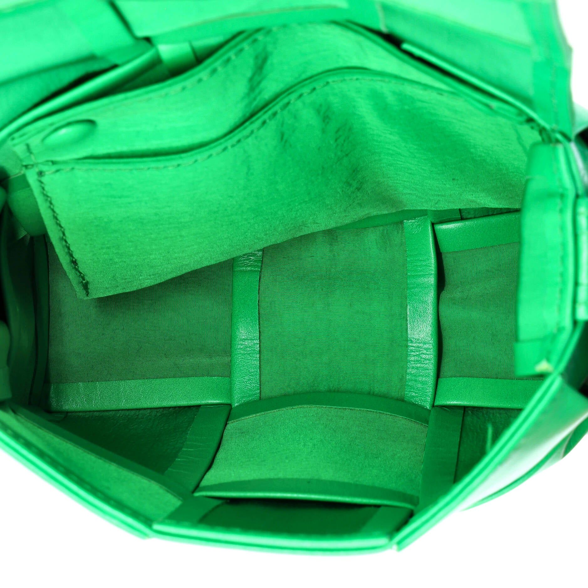 Cassette Crossbody Bag Maxi Intrecciato Leather Candy — view 5