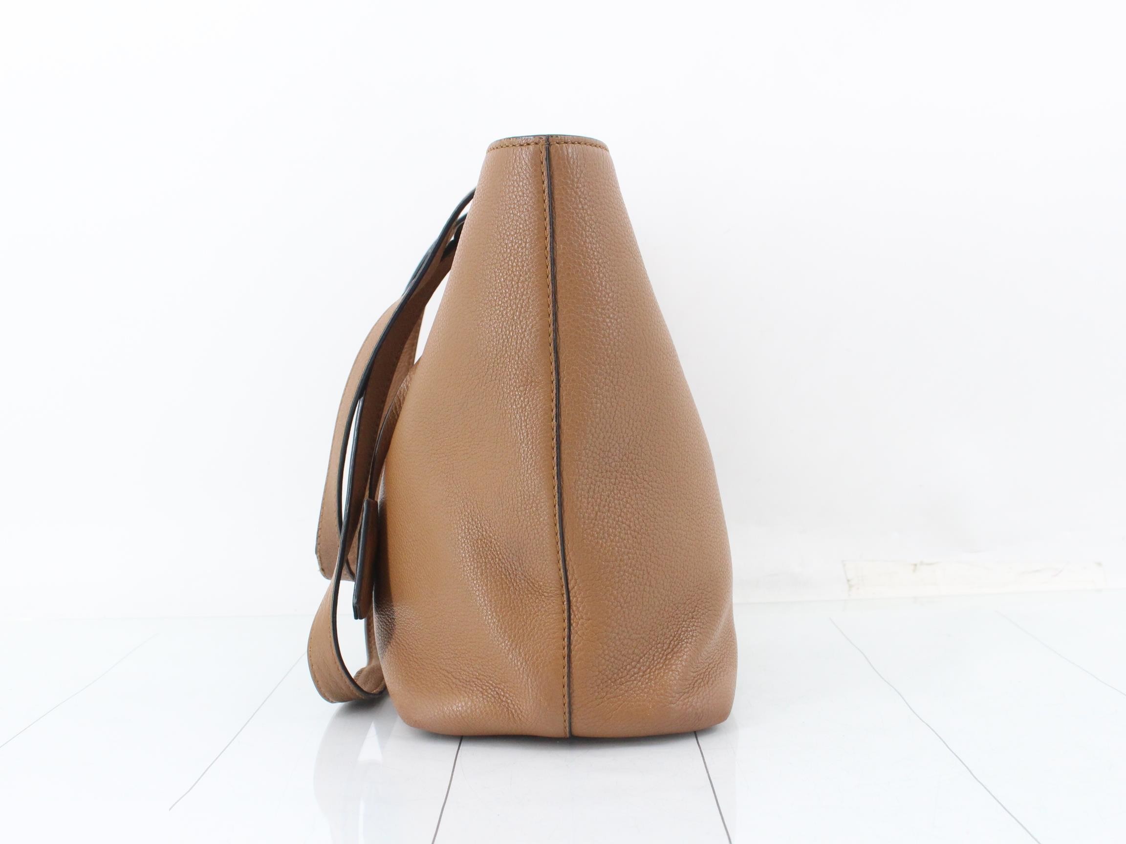 Embossed logo tote bag — view 3