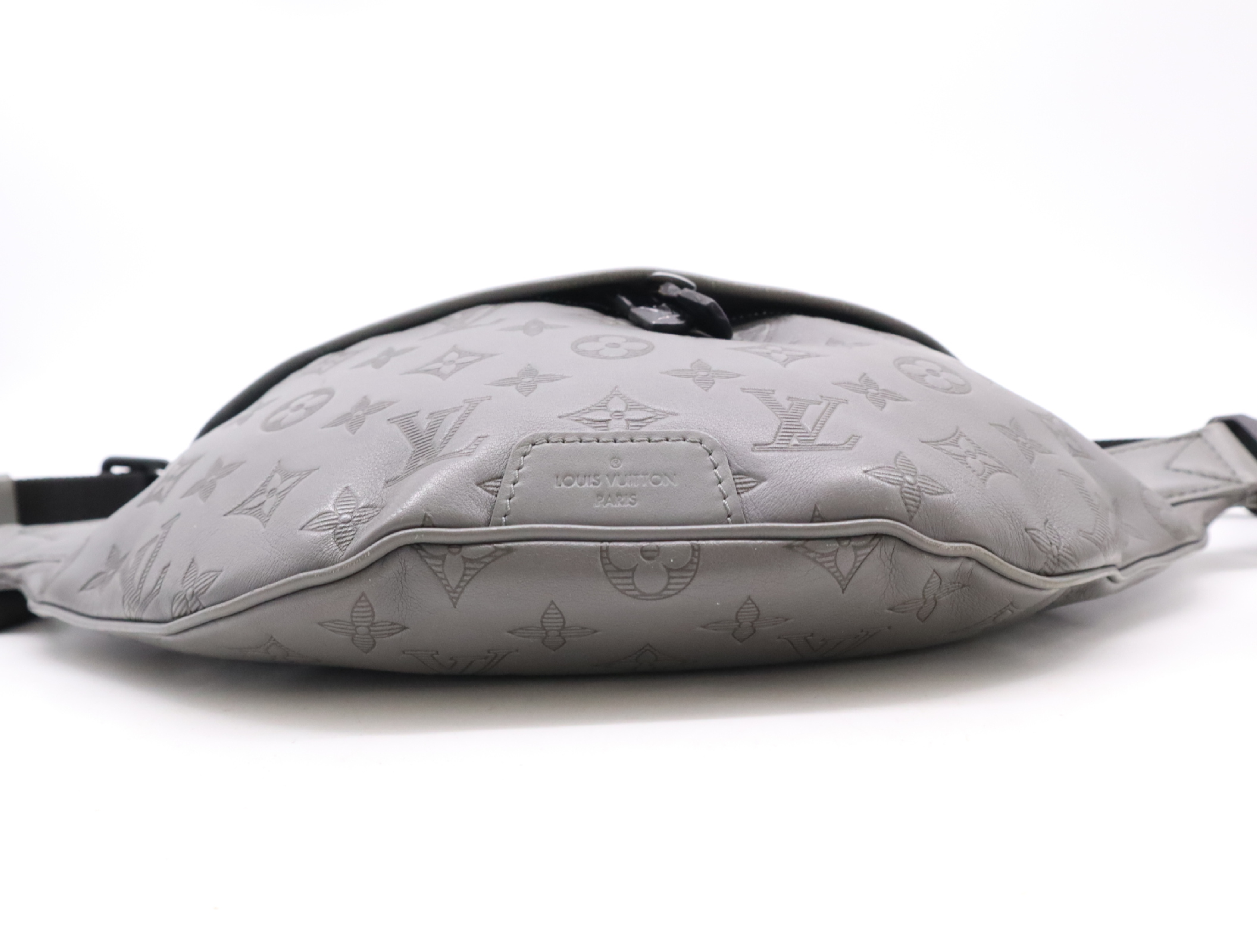 M46108 Monogram Shadow Leather Discovery Bumbag PM Waist Bag — view 4