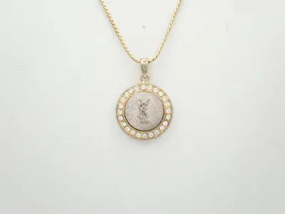 Other line: Precious metal necklaces and pendants, neck circumference approximately 46 cm.