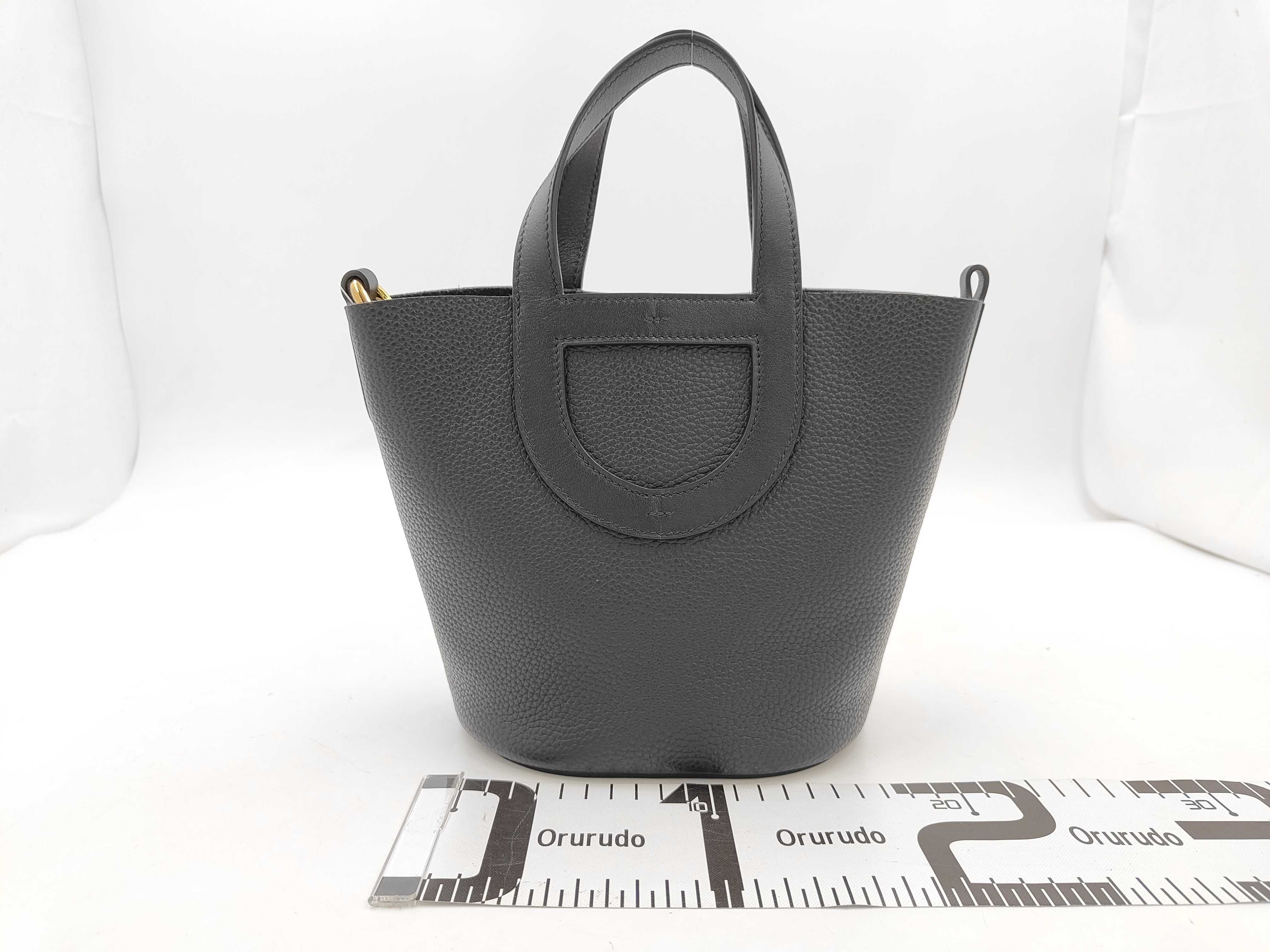 In the Loop 18 K stamp Black Gold hardware handbag — view 2