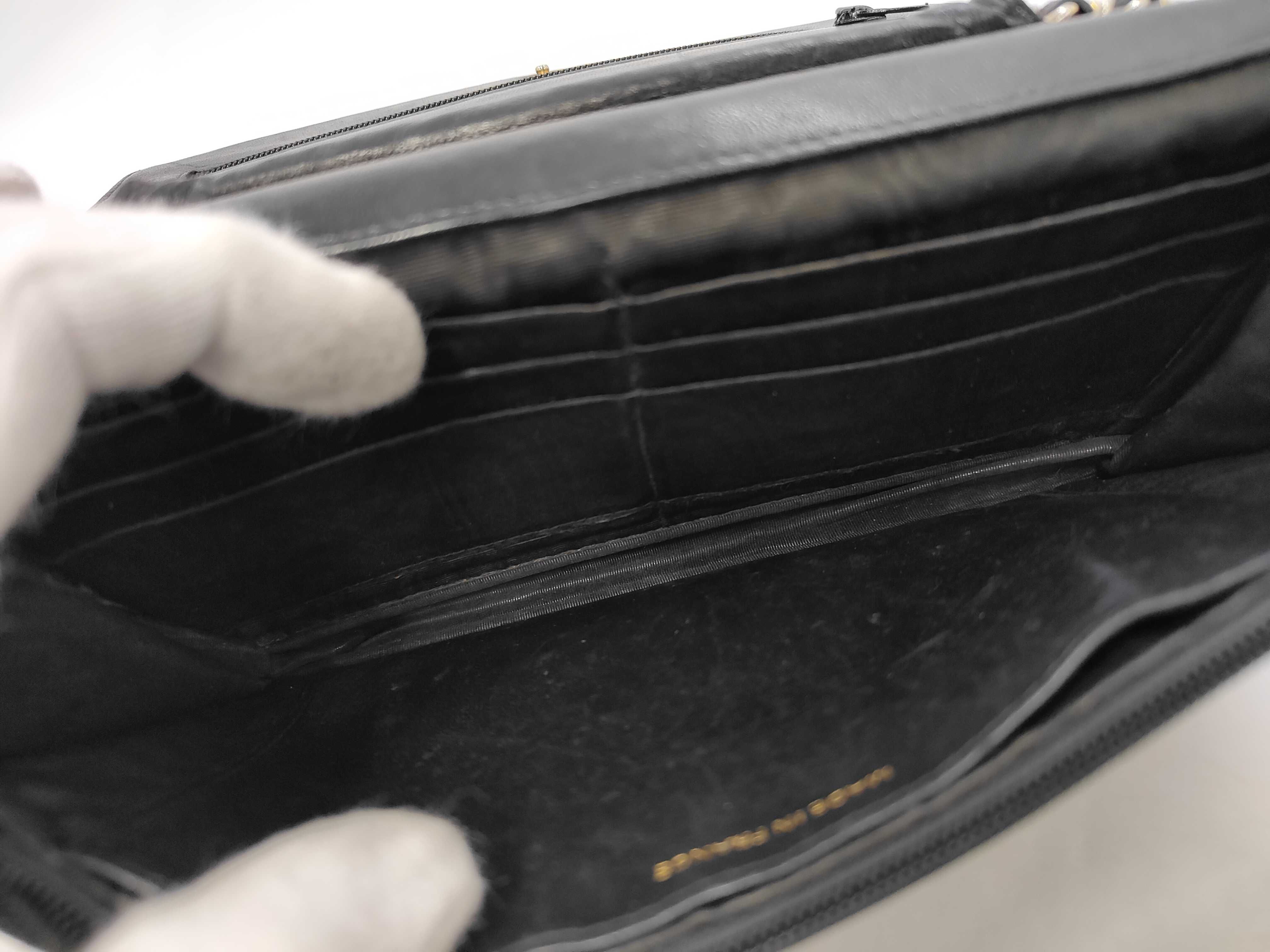 Caviar Chain Wallet Shoulder Bag — view 9