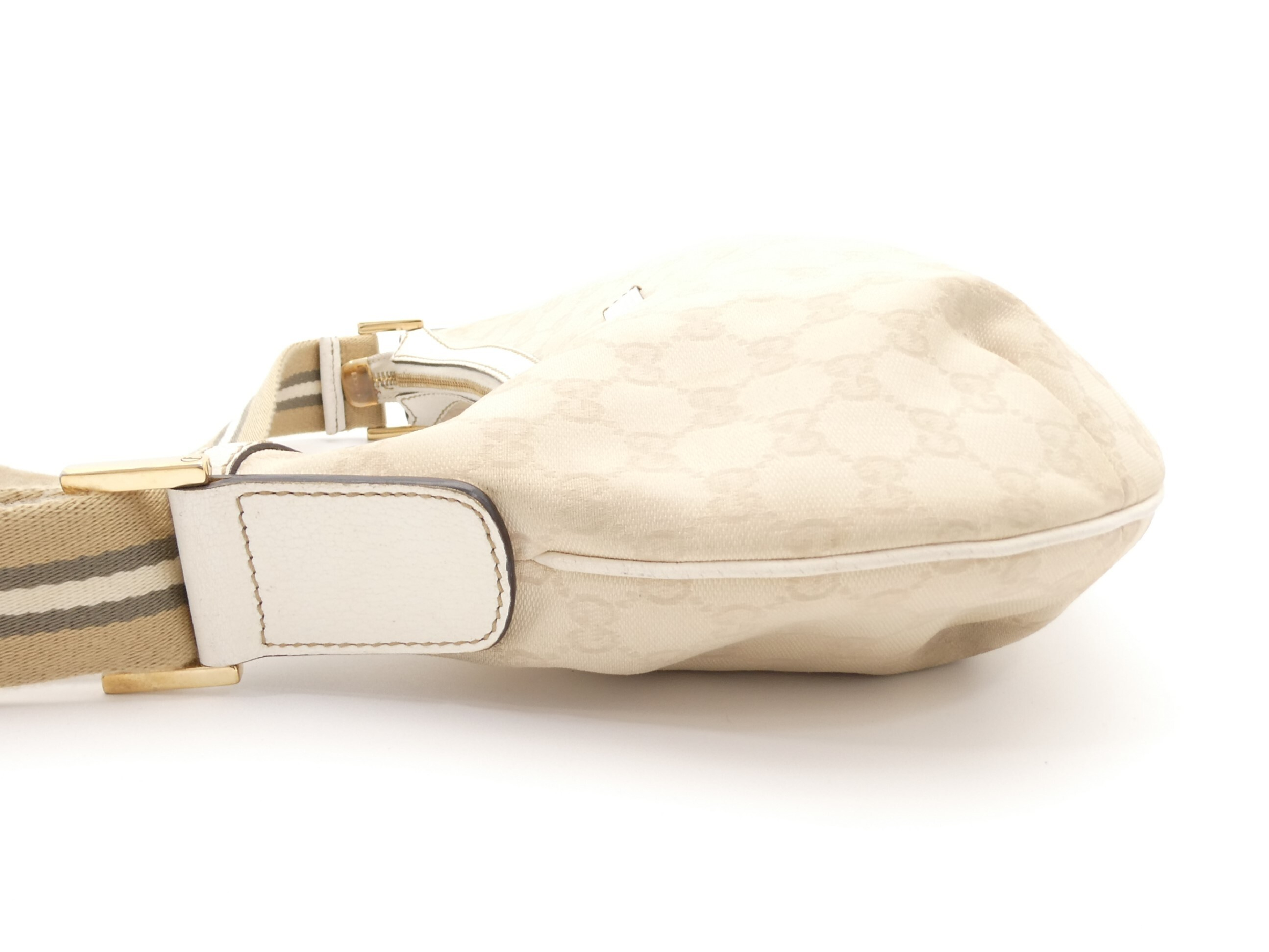GG Supreme Leather Shoulder Bag — view 3