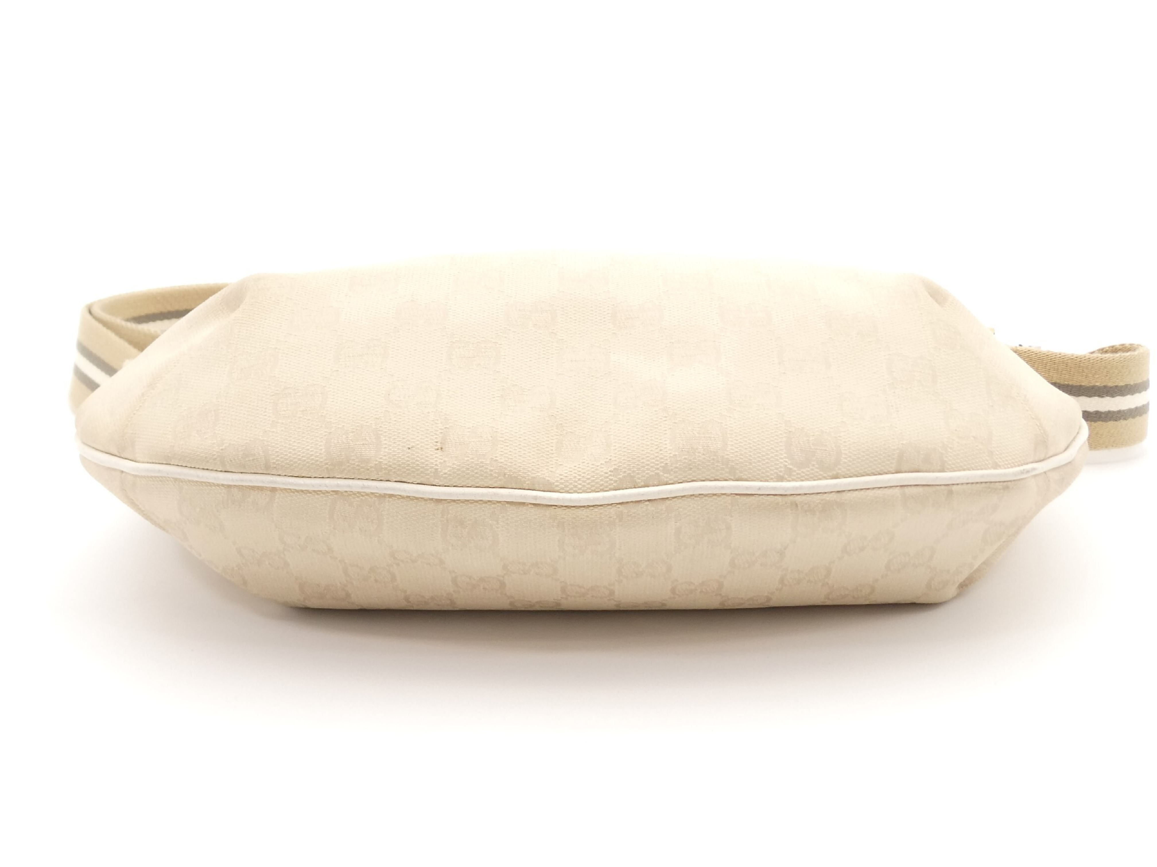 GG Supreme Leather Shoulder Bag — view 5
