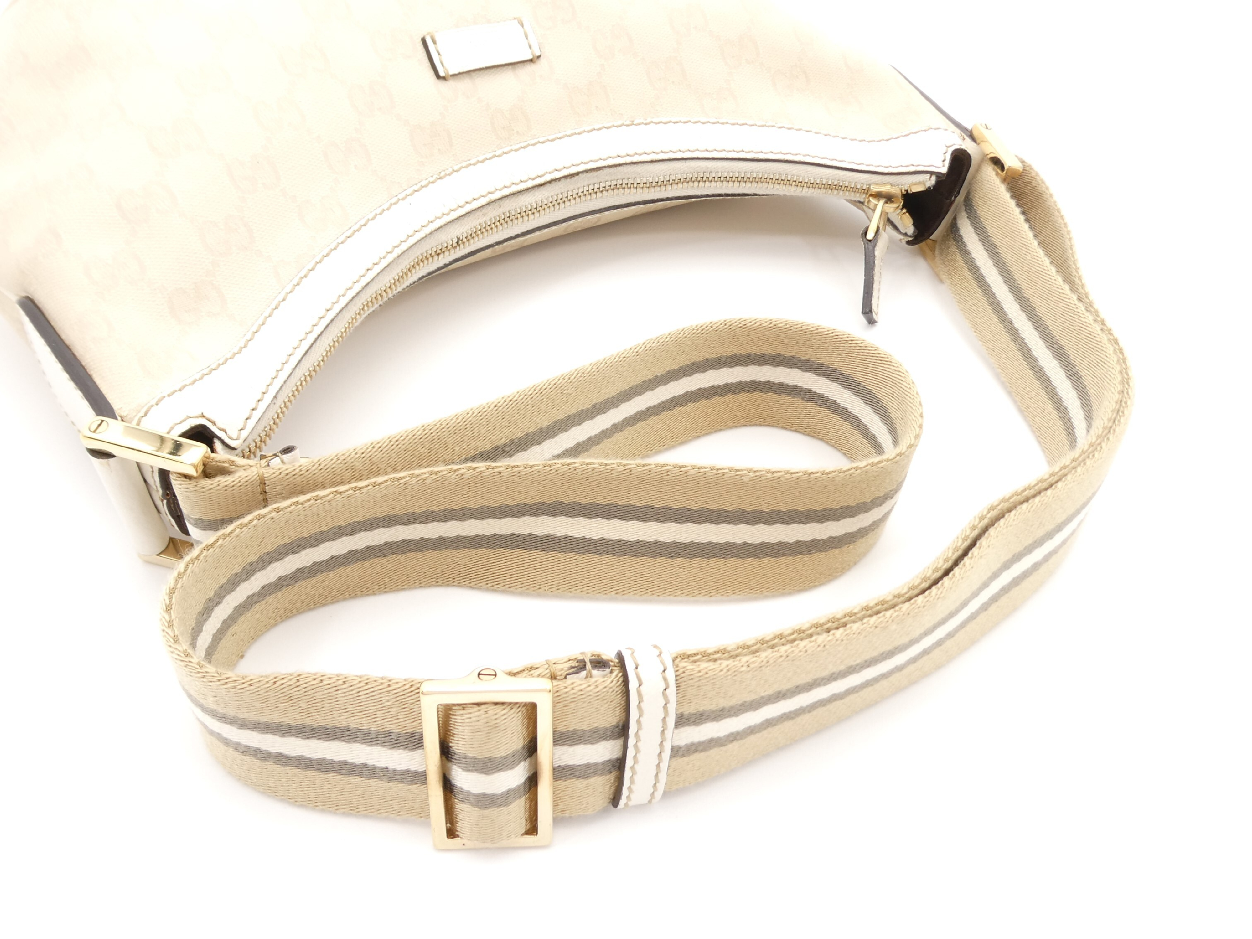 GG Supreme Leather Shoulder Bag — view 6