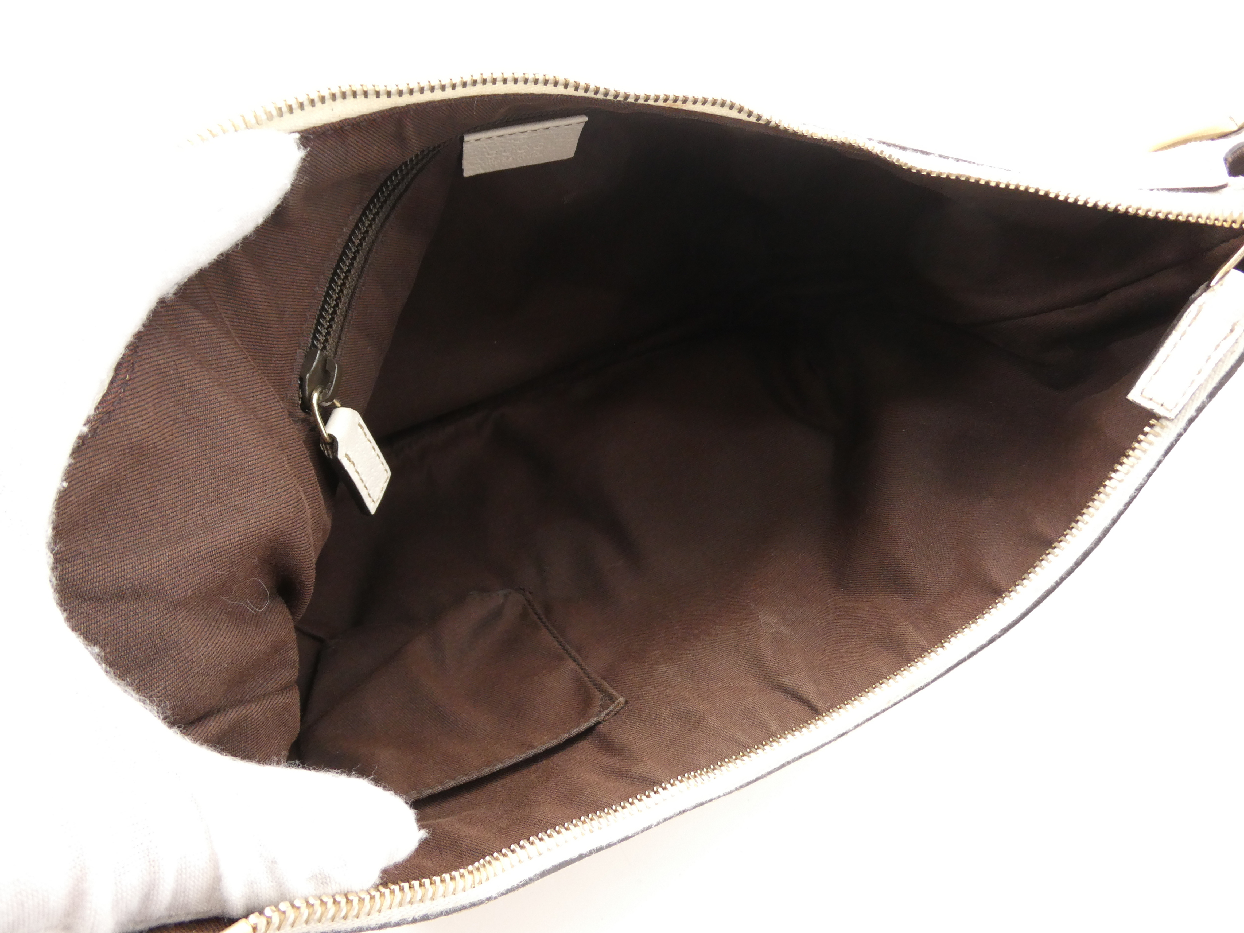 GG Supreme Leather Shoulder Bag — view 7