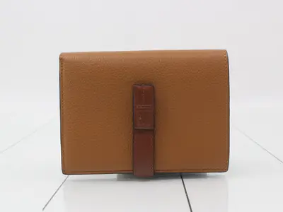 Bi-fold wallet, camel leather