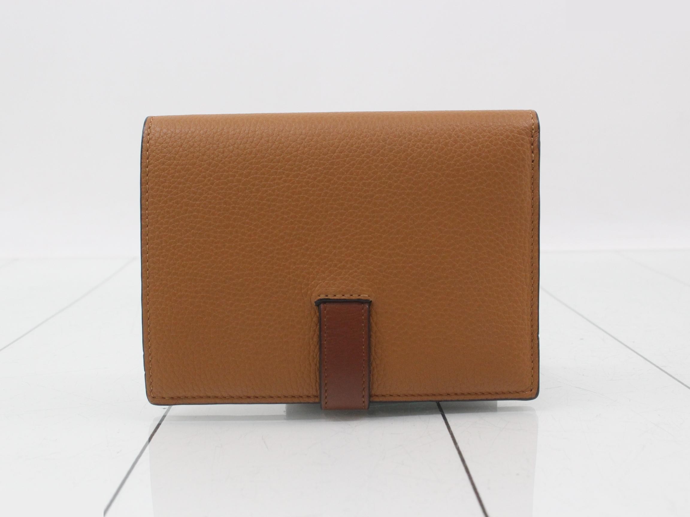 Bi-fold wallet, camel leather — view 2