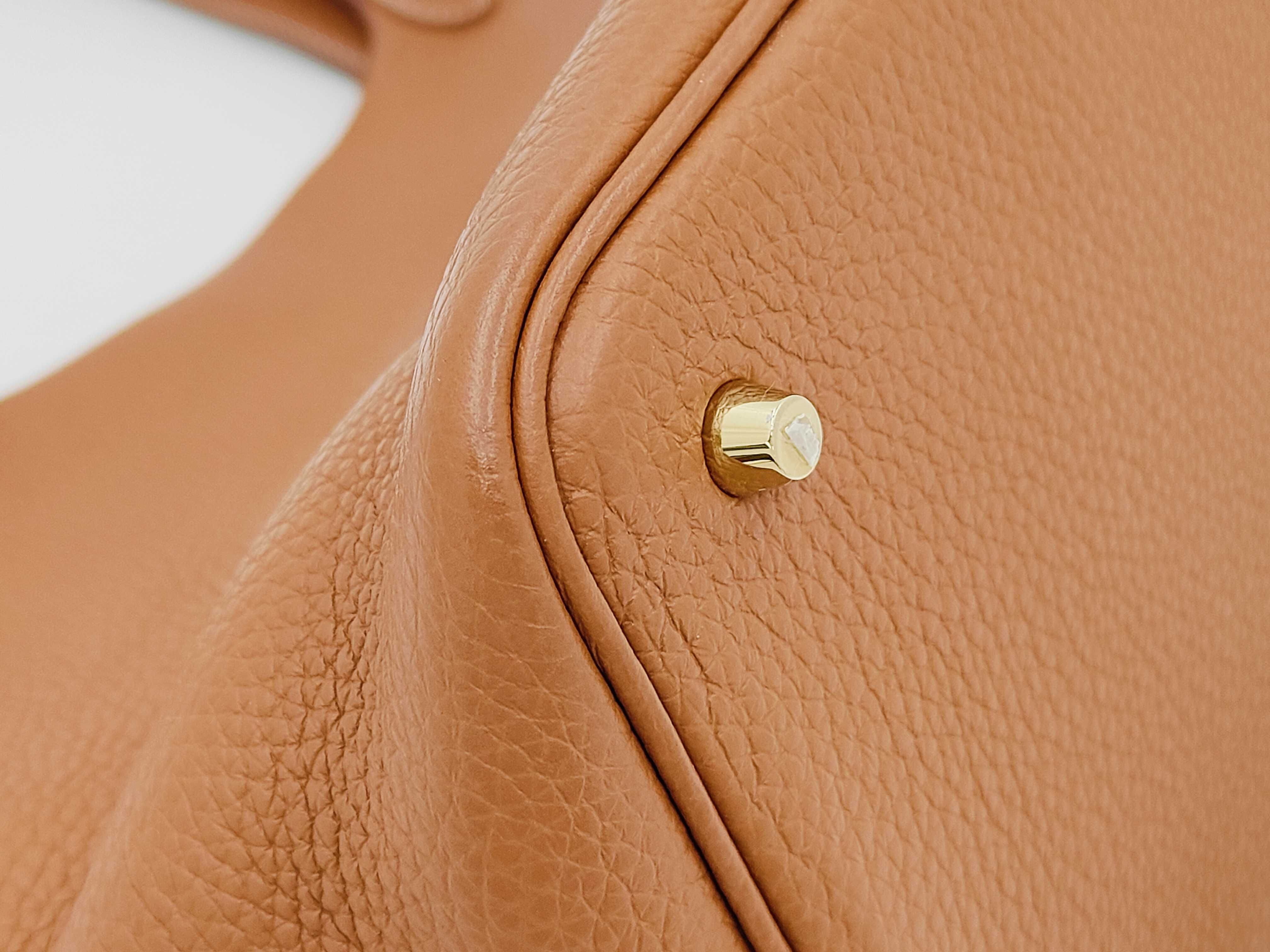 Picotin Lock 22 MM Taurillon Clemence Leather Gold Hardware U Stamp Handbag — view 7