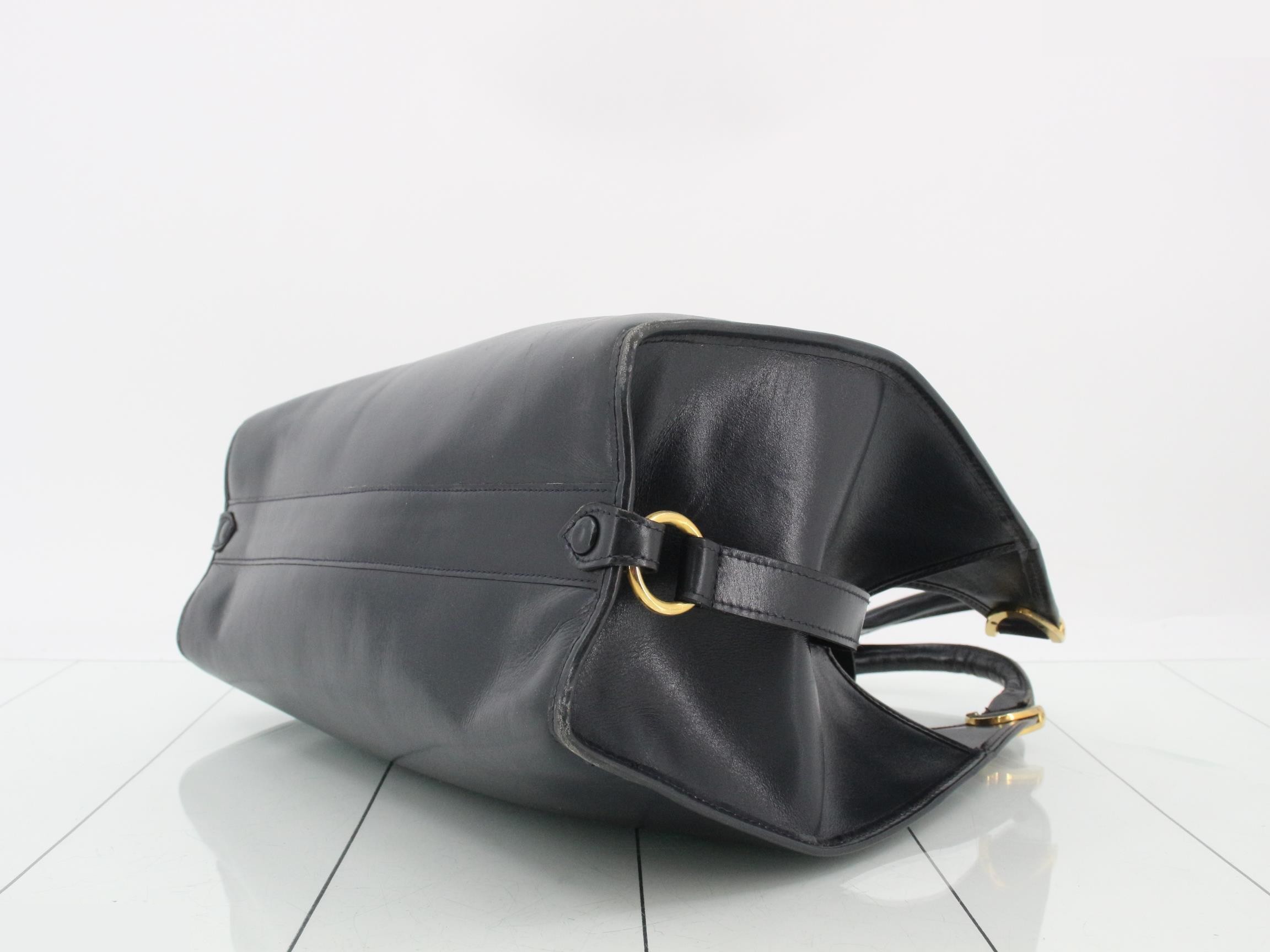 Leather handbag with gold hardware — view 6