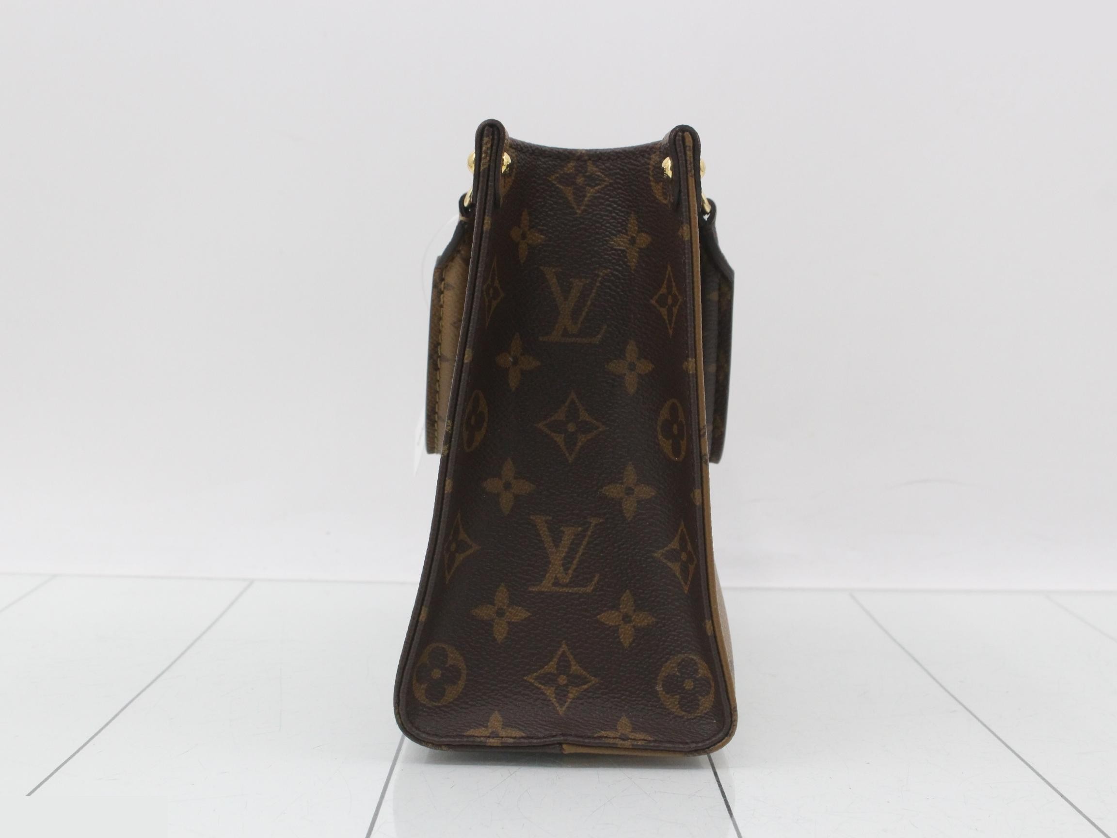 Monogram Giant Reverse OnTheGo PM — view 3