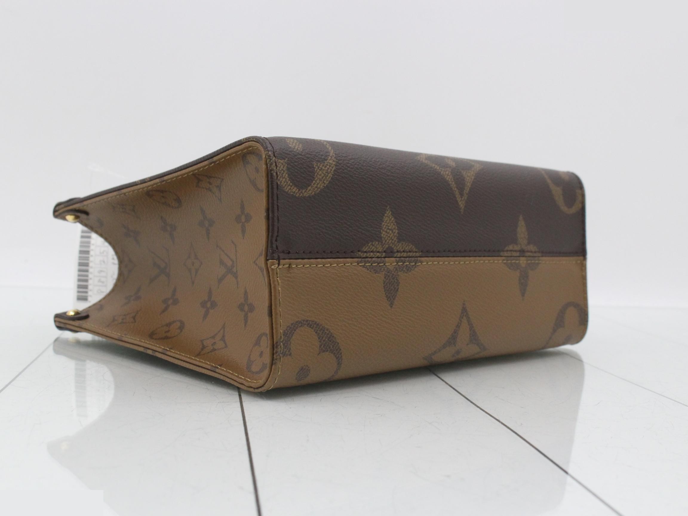 Monogram Giant Reverse OnTheGo PM — view 5