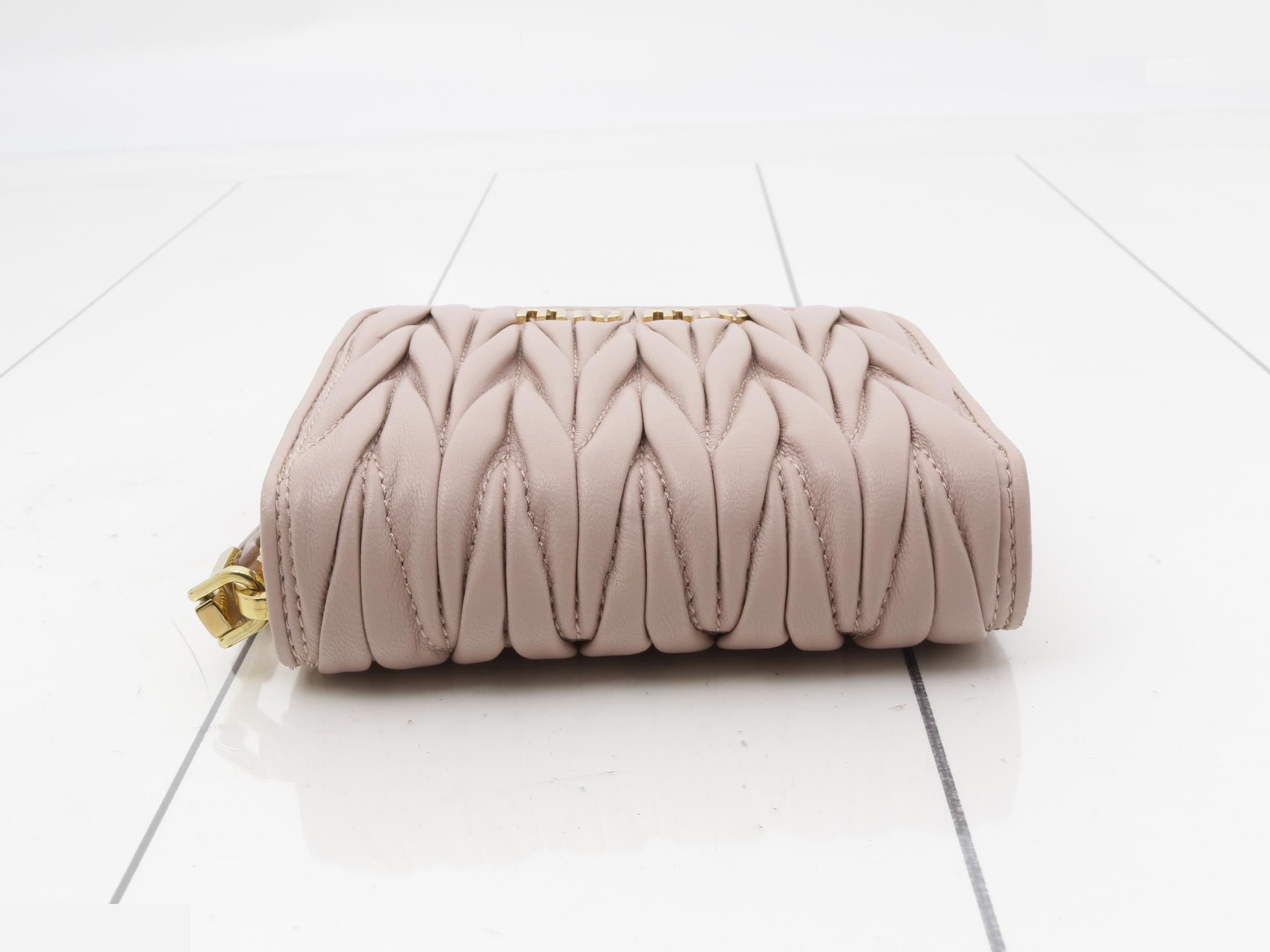 Matelassé bi-fold wallet — view 3