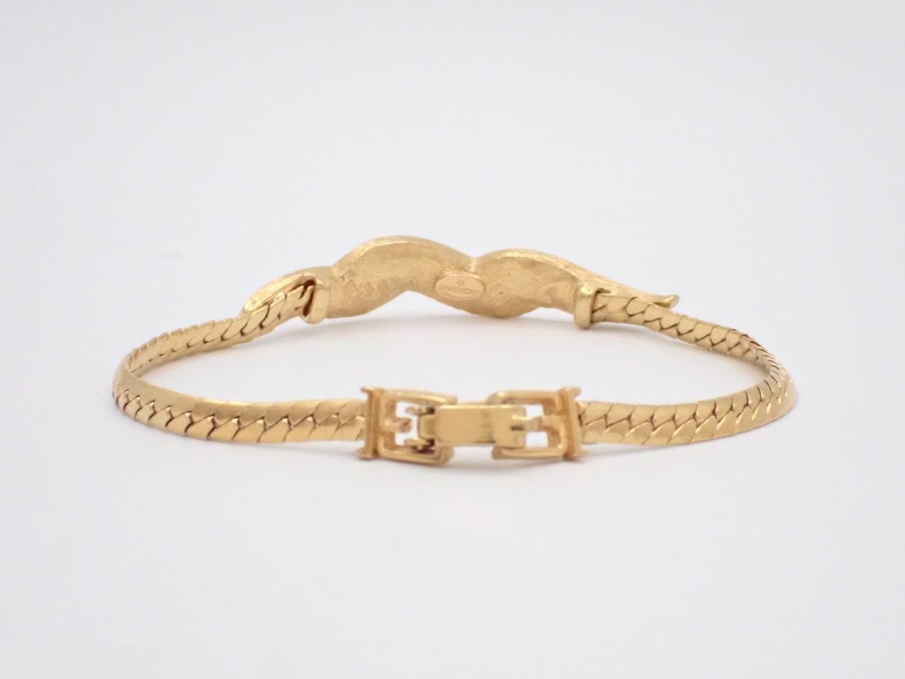 Bracelet: Wrist circumference approximately 18 cm — view 2