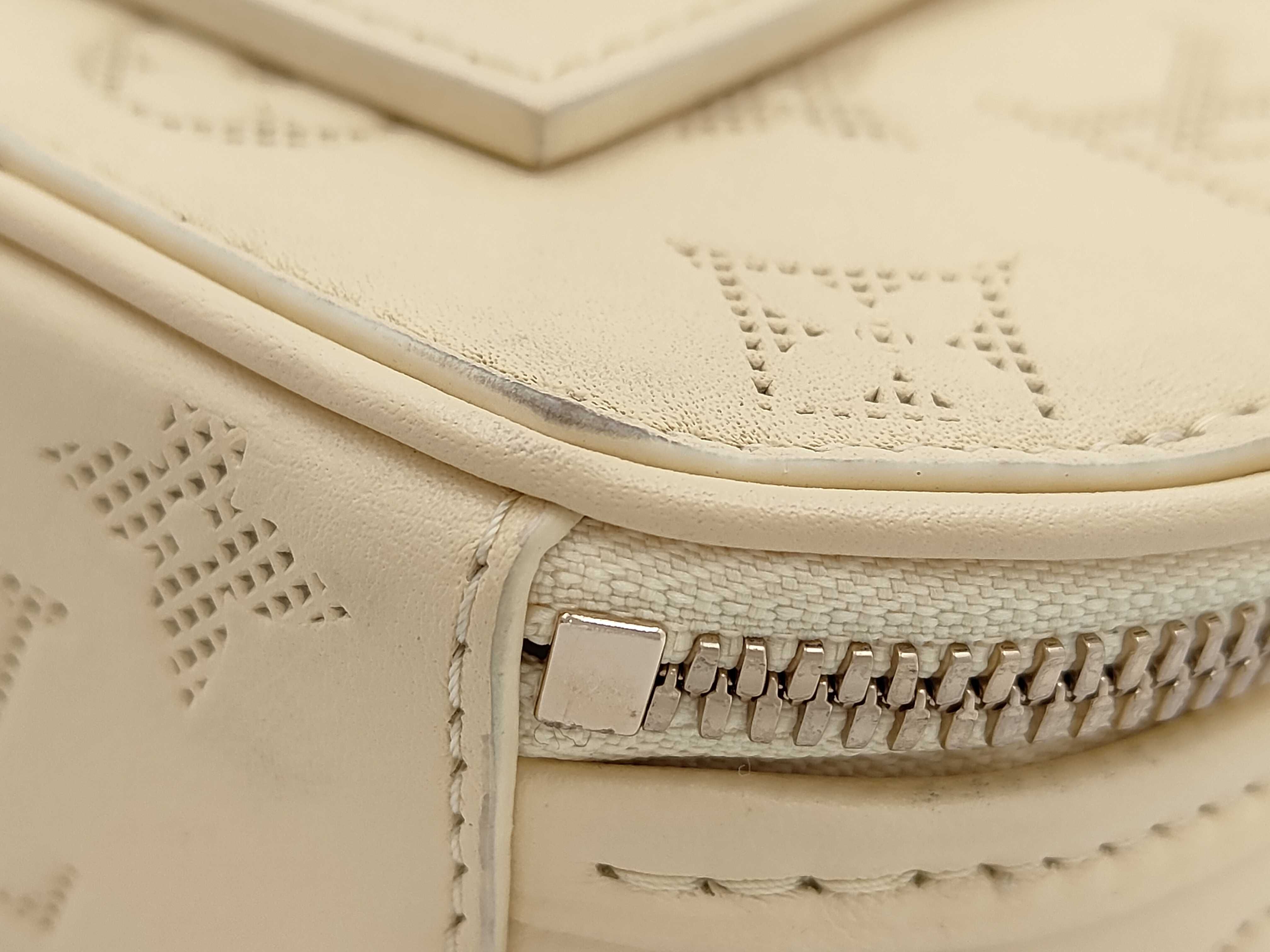 M11294 Mini Boite Chapeau Shoulder Bag — view 4