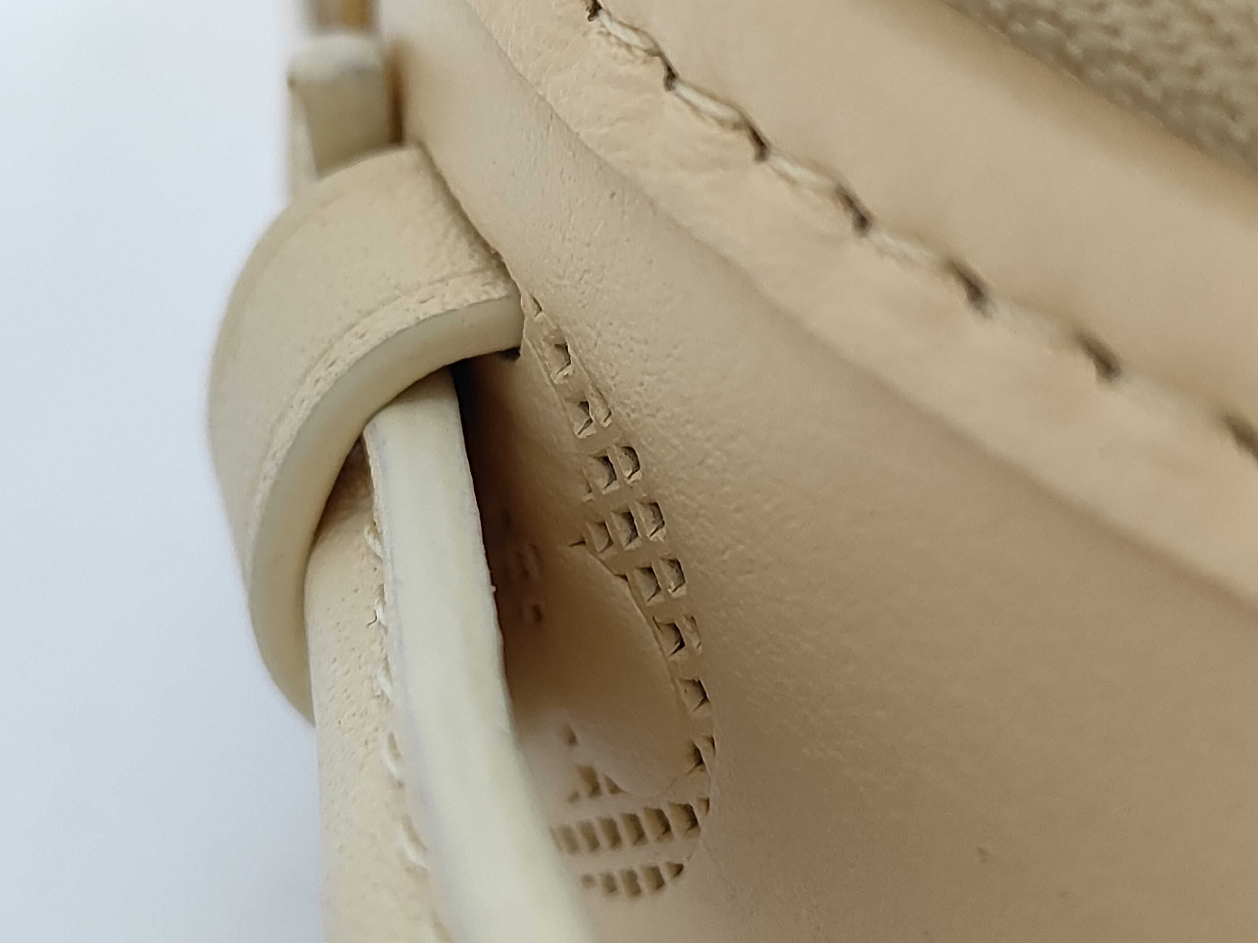M11294 Mini Boite Chapeau Shoulder Bag — view 6