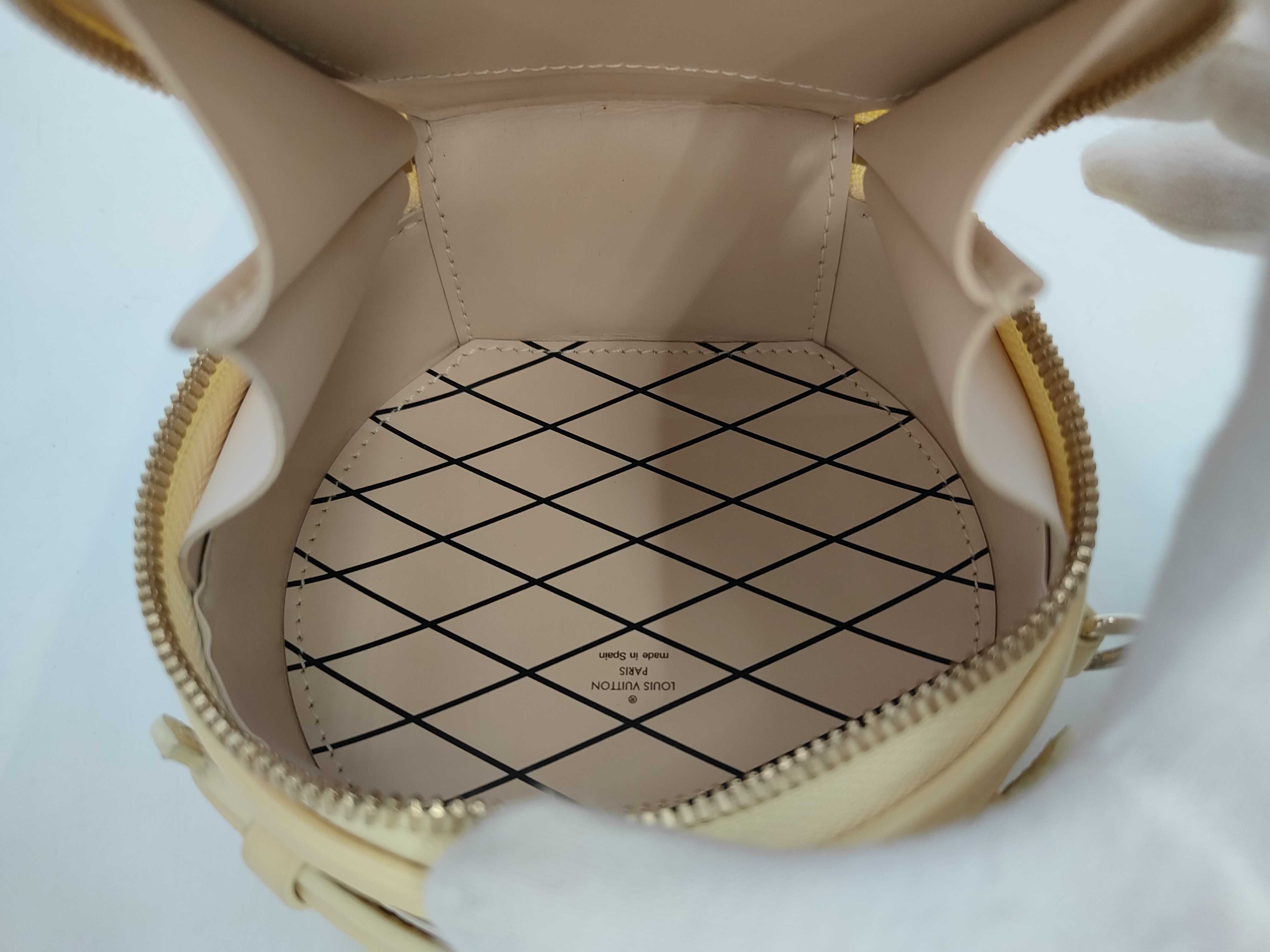 M11294 Mini Boite Chapeau Shoulder Bag — view 8