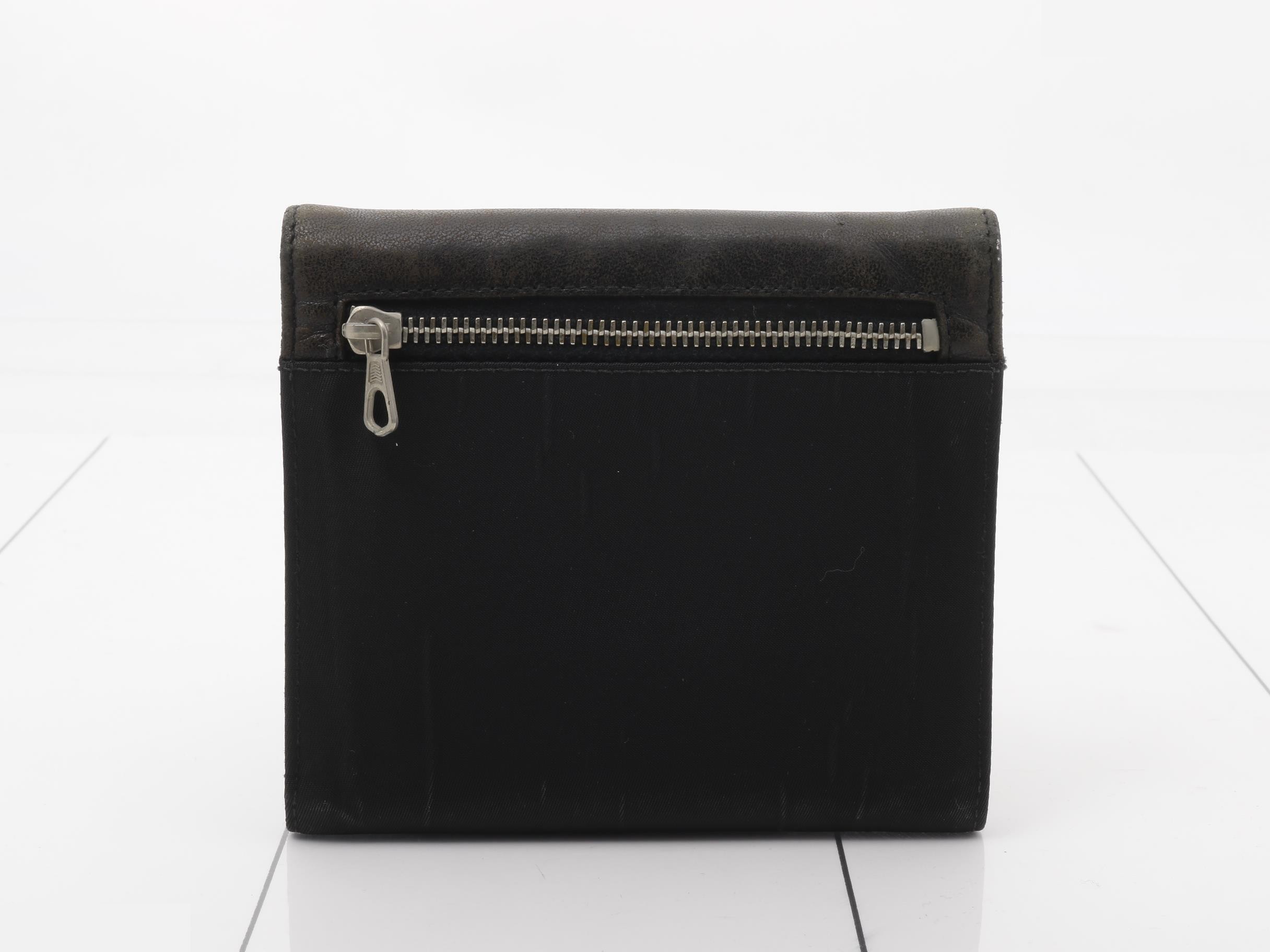 wallet — view 2