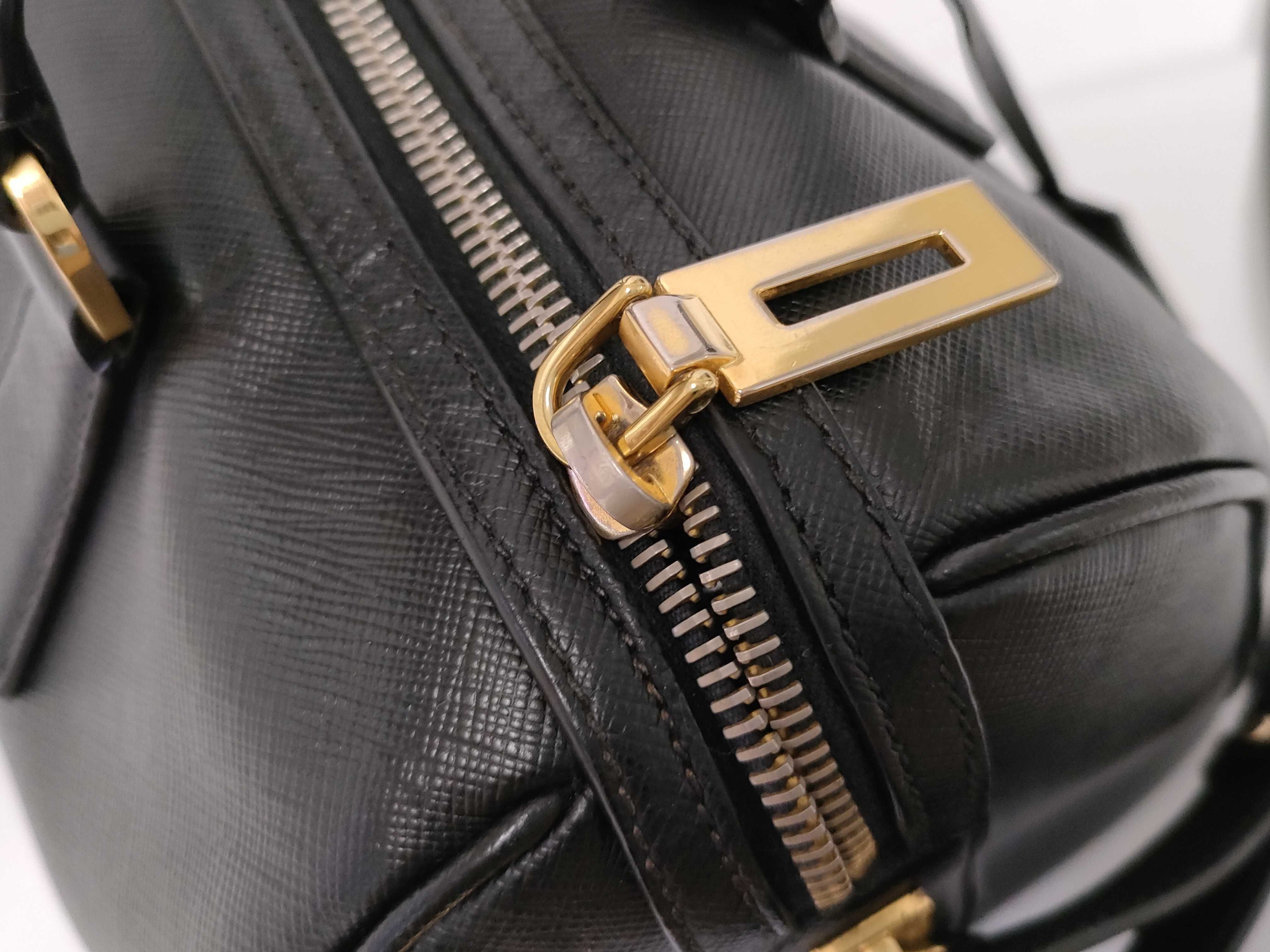 Saffiano Leather Handbag Shoulder Bag with Serial Number, Padlock, and Key — view 8