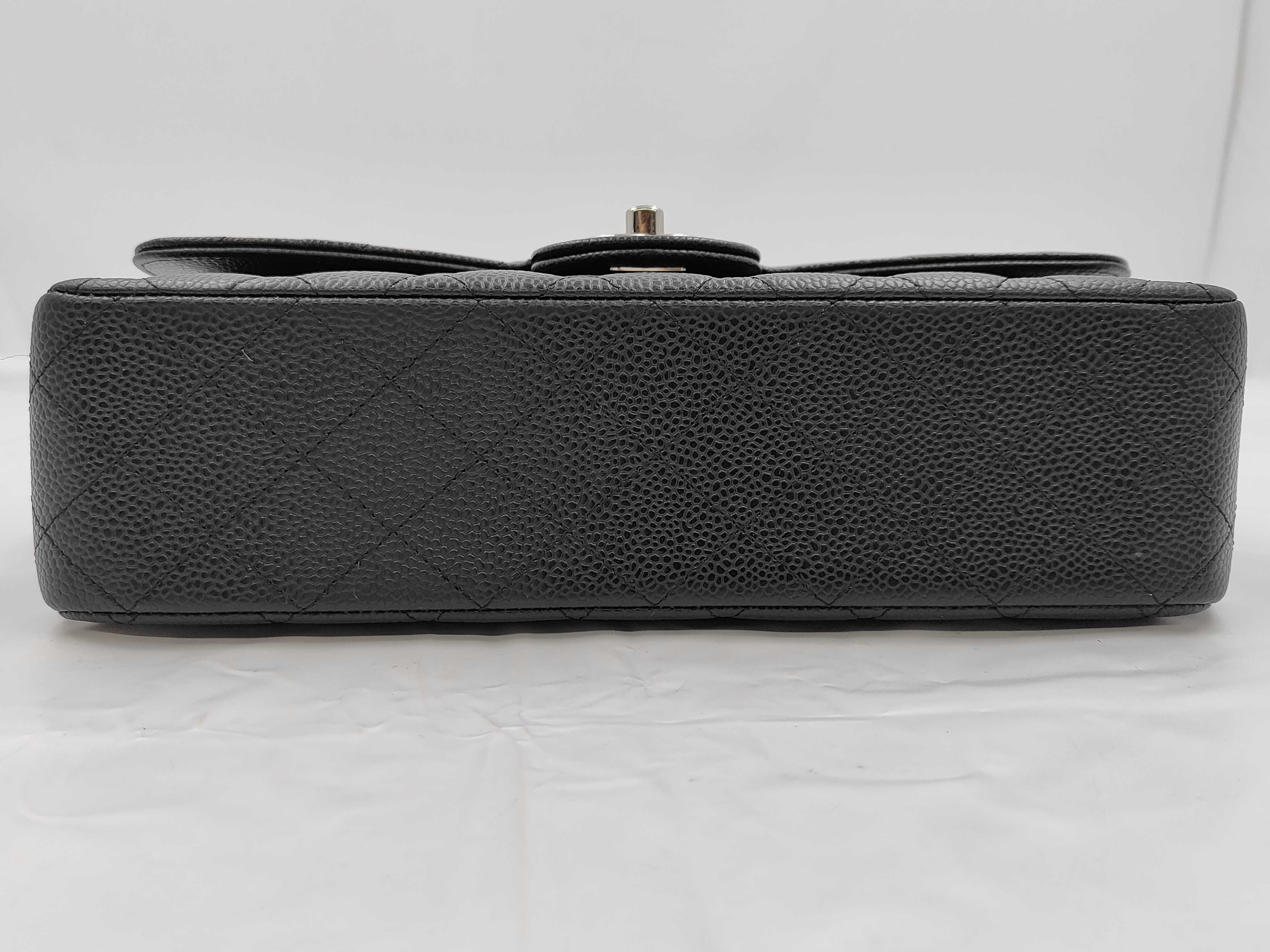Matelassé 25 Double Flap Caviar Leather Black Chain Handbag — view 6