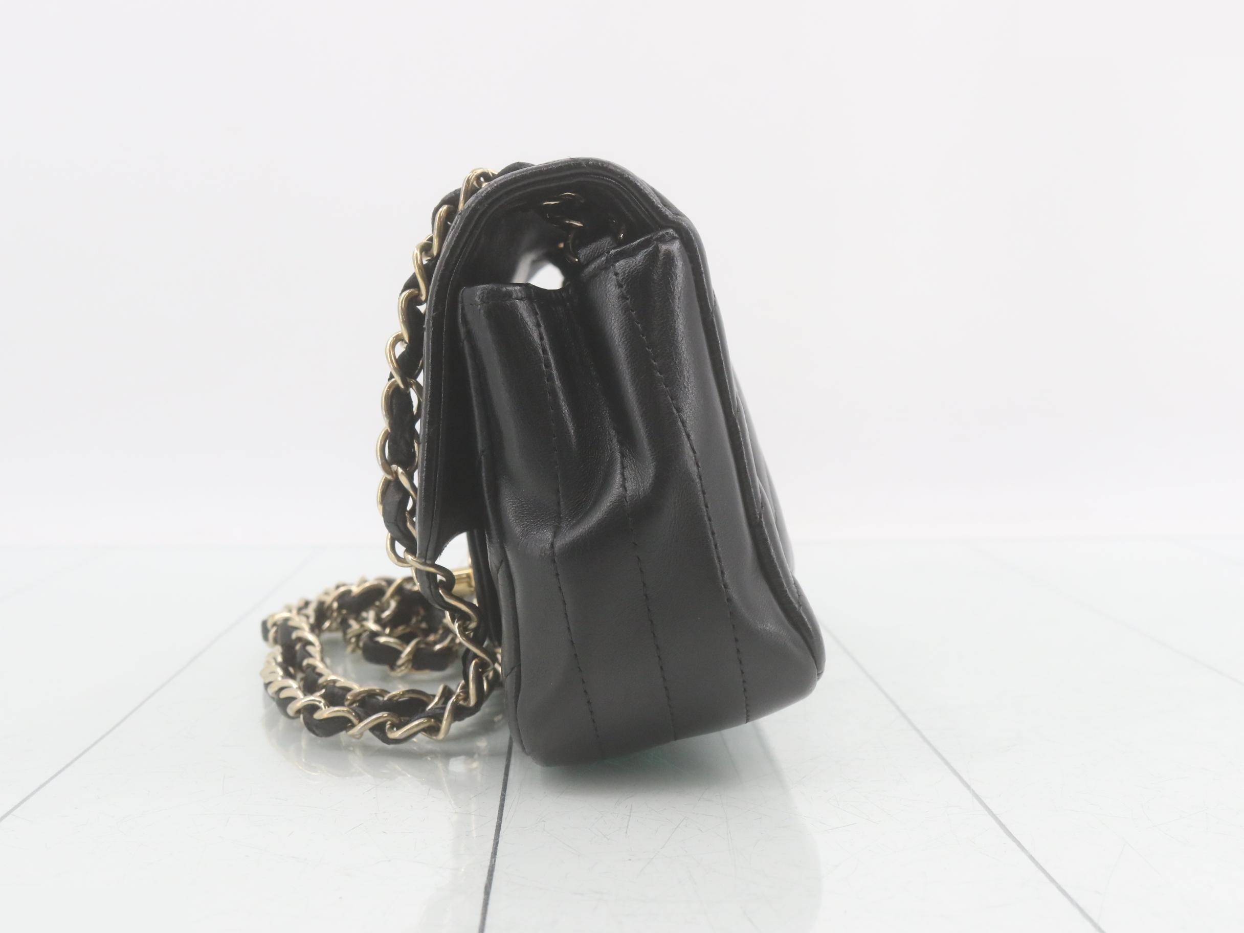 Lambskin V-stitch chain shoulder bag, black — view 3