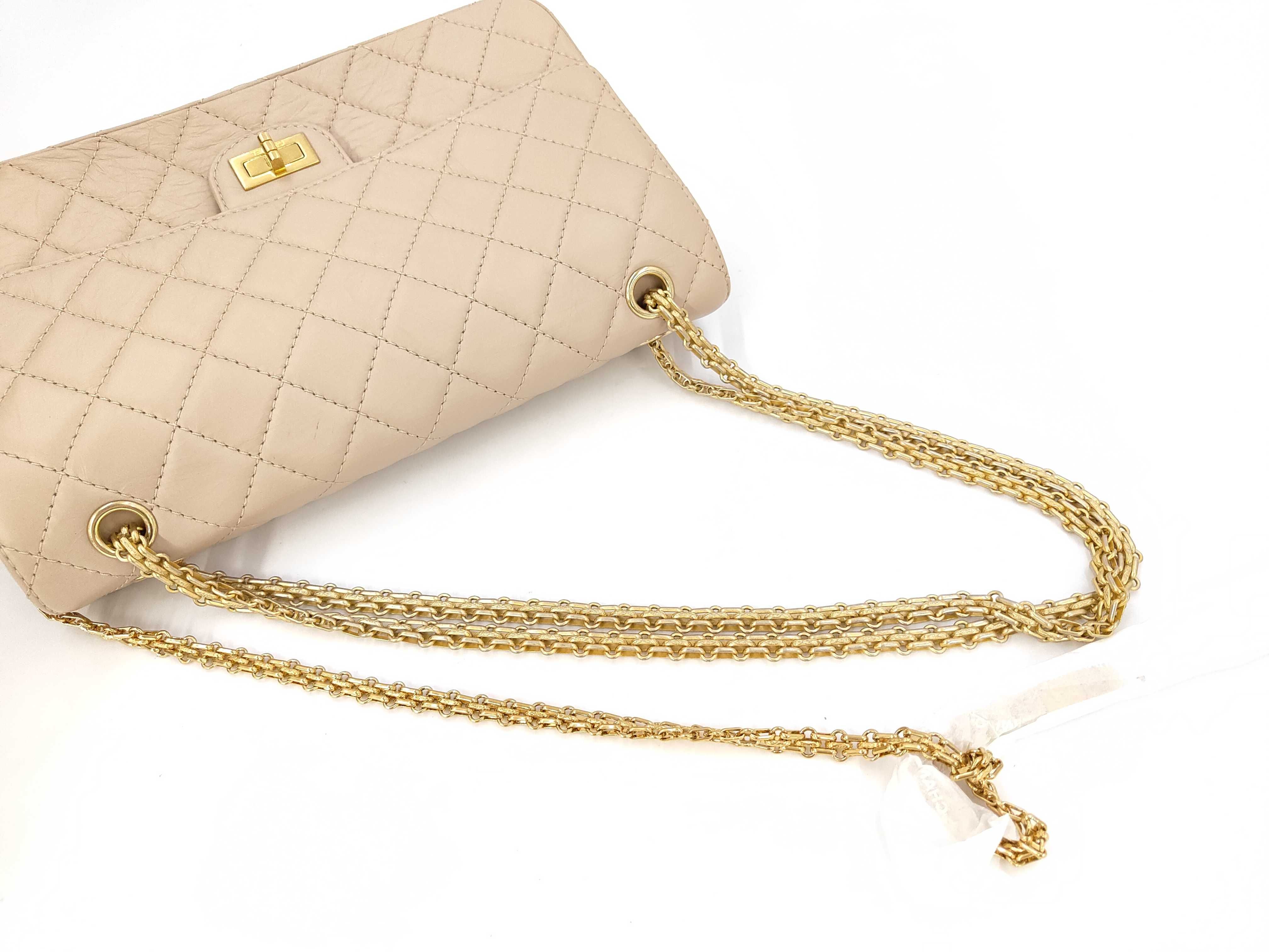 2.55 Matelassé 28 Double Flap Chain Shoulder Bag with Gold Hardware 23969774 Shoulder Bag — view 5