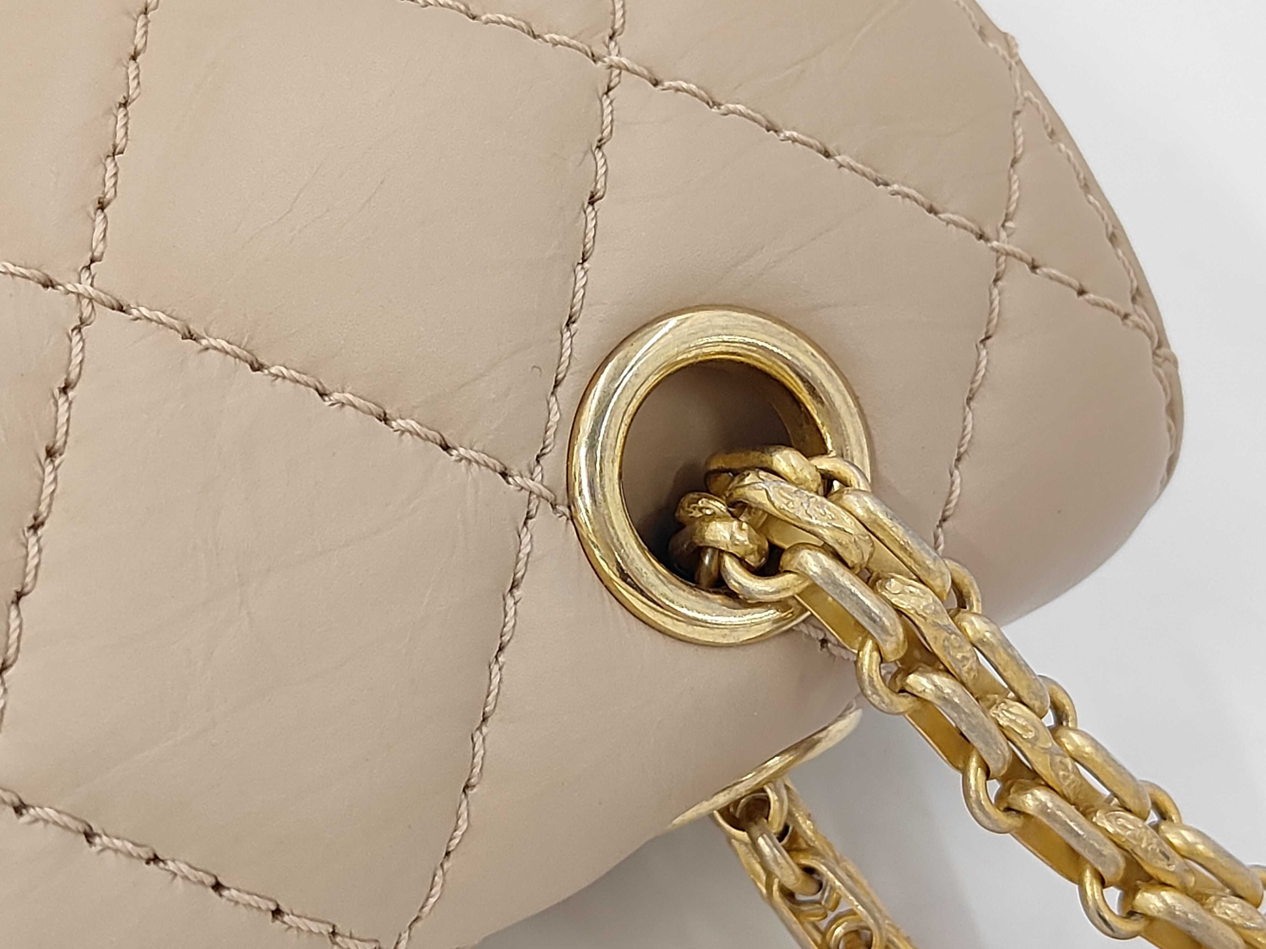 2.55 Matelassé 28 Double Flap Chain Shoulder Bag with Gold Hardware 23969774 Shoulder Bag — view 7